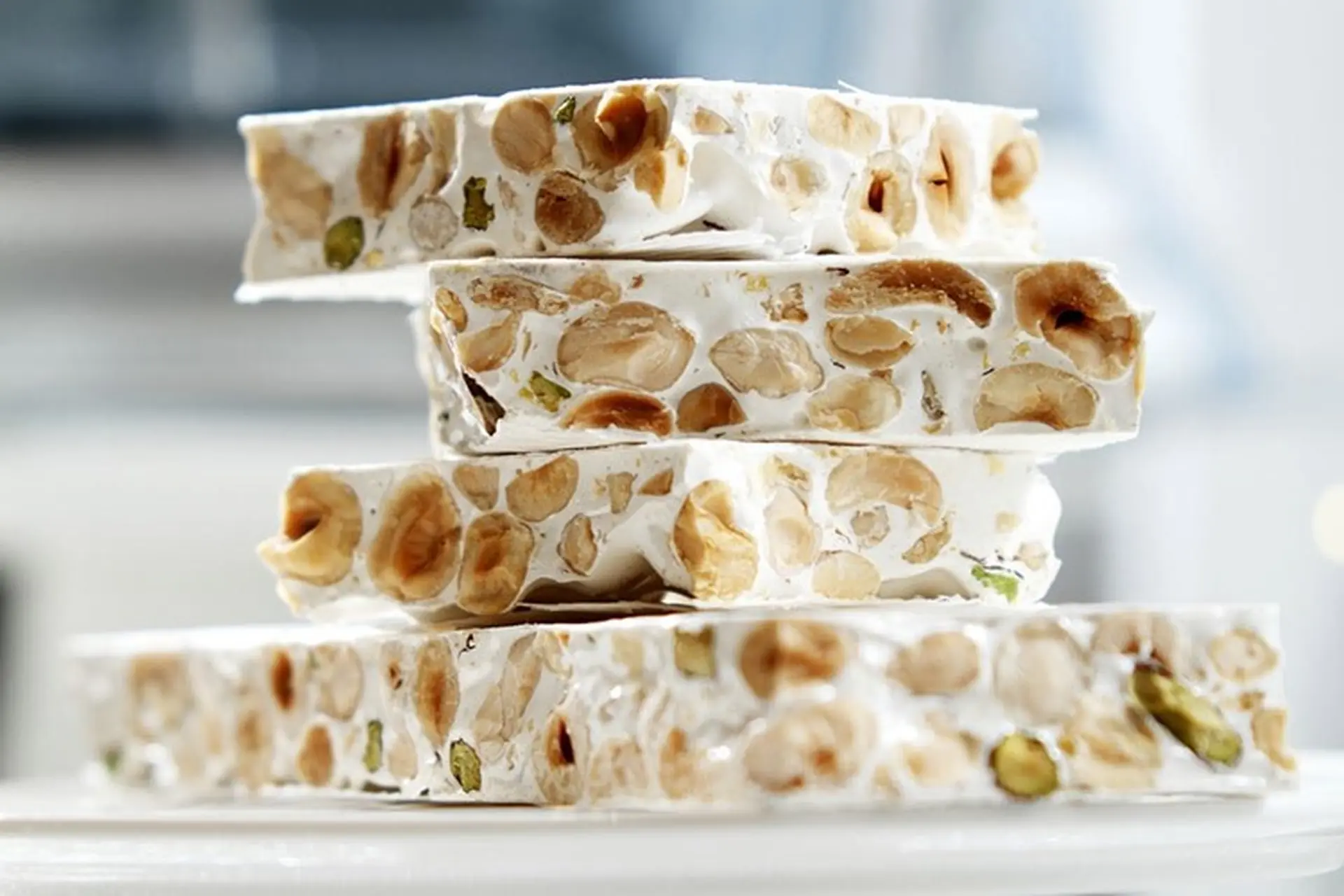 Hướng dẫn cách làm kẹo Nougat bằng Marshmallow cho ra thành phẩm ngọt ngào, hấp dẫn, ai cũng thích mê 