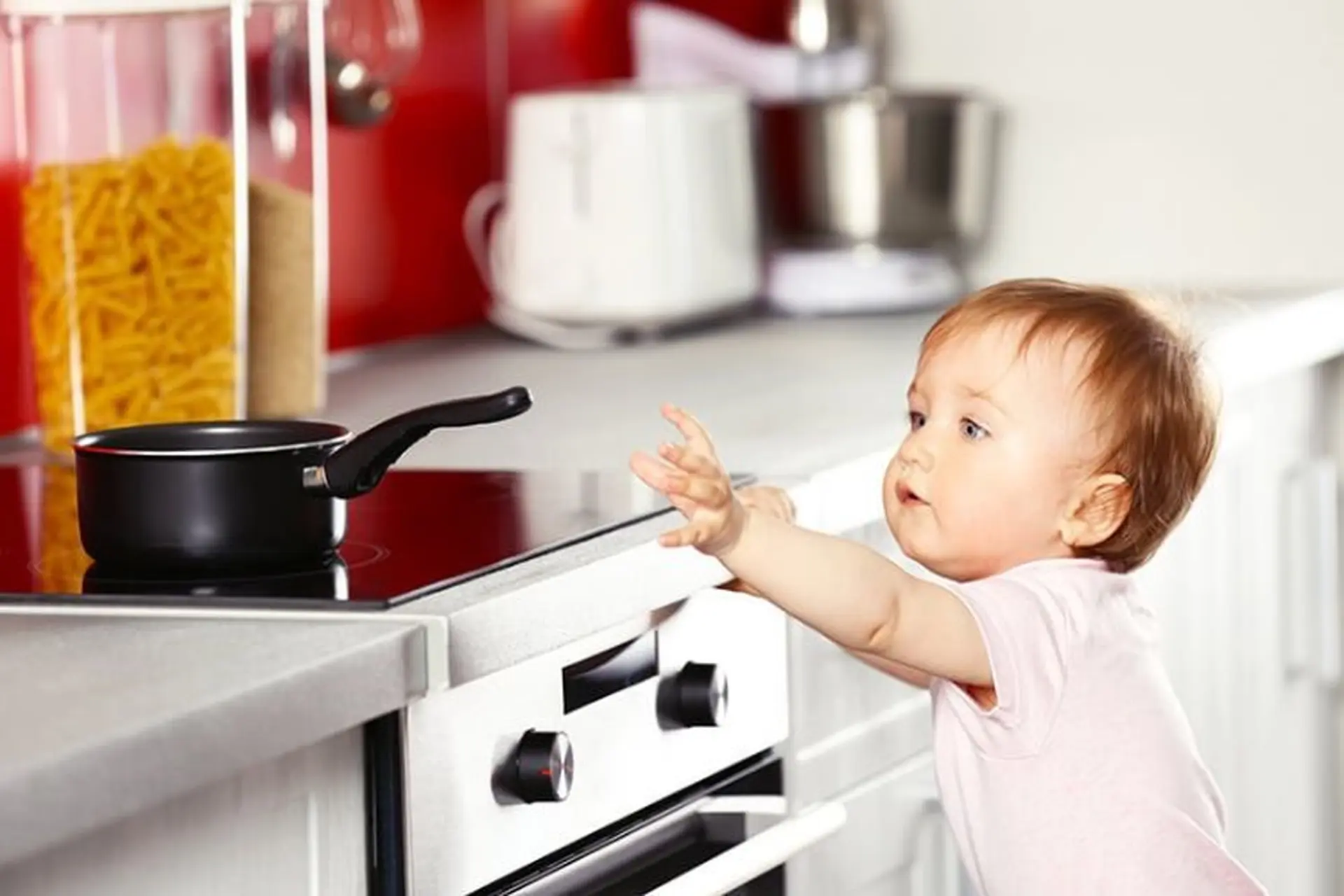 Chức năng khóa trẻ em bếp điện được sử dụng khi nào? Tìm hiểu lợi ích và cách sử dụng