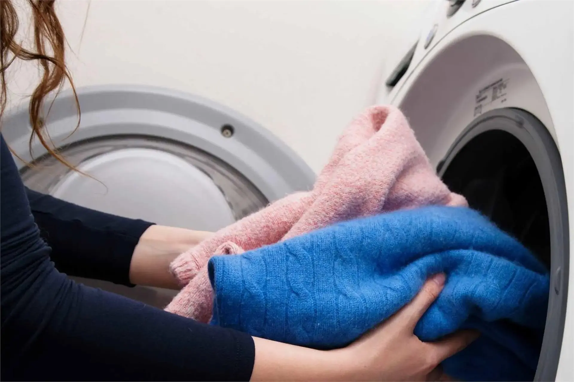 Cách giặt áo len không bị giãn, bền đẹp và thơm tho như mới đơn giản, dễ làm ngay tại nhà