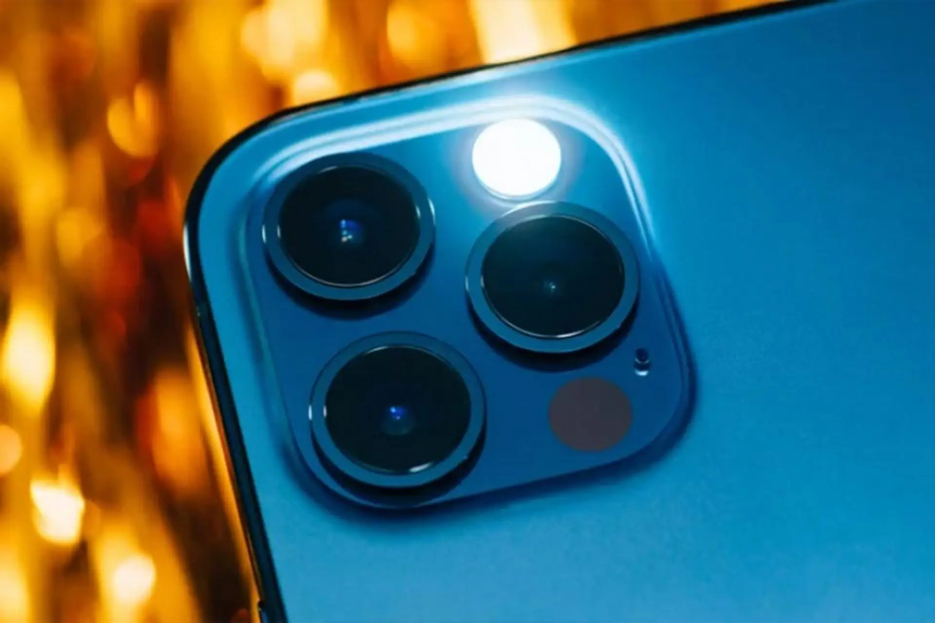 Một vài cách bật đèn pin iPhone ngoài màn hình khóa đơn giản mà ít người biết