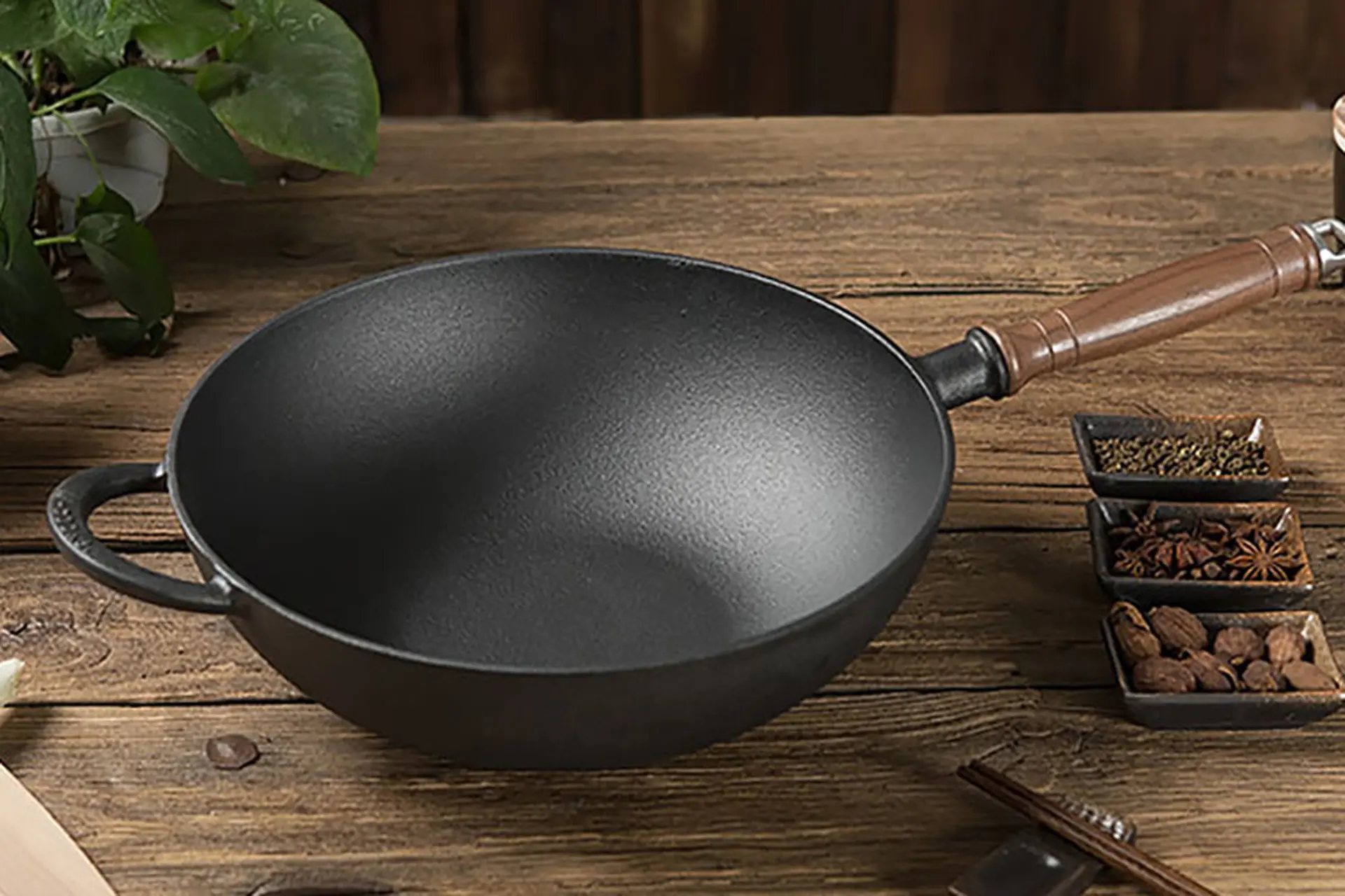 Chảo gang mua hãng nào tốt? Ưu nhược điểm của chảo gang có thể bạn chưa biết