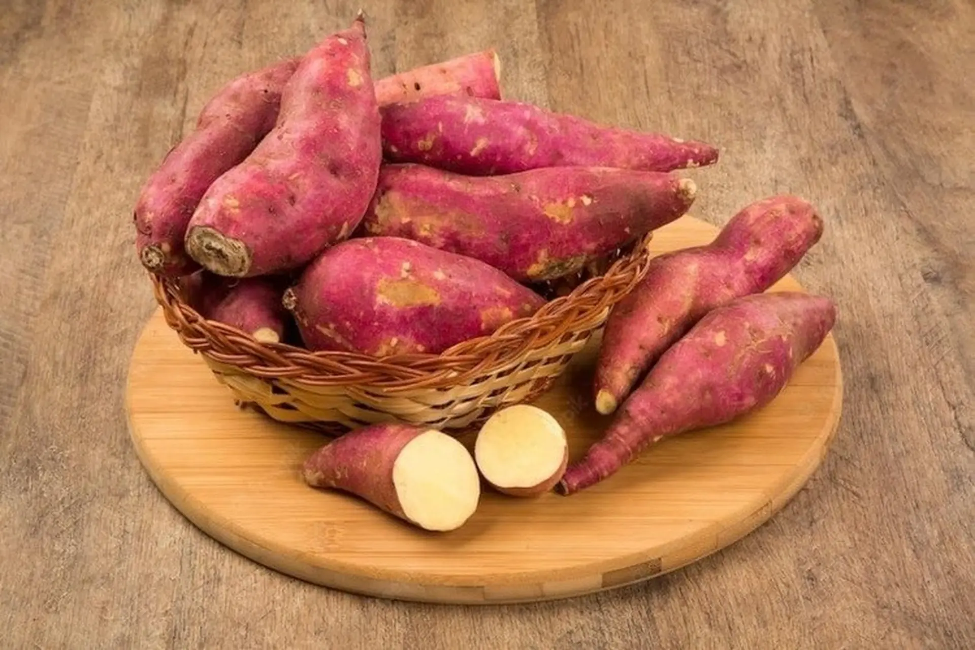 Mách bạn cách chọn khoai lang ngon ngọt bùi, không bị sượng, 10 củ chuẩn cả 10