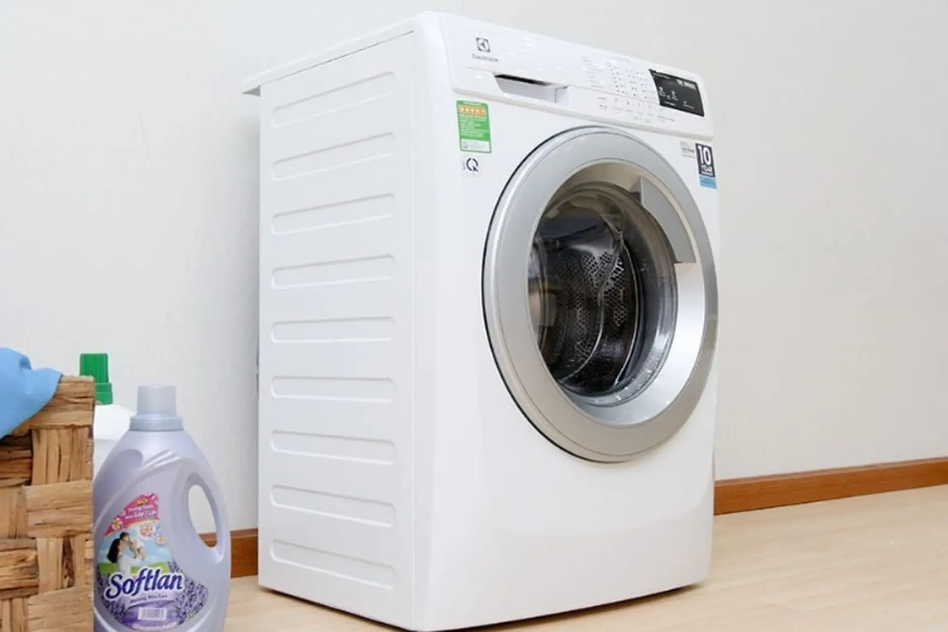 Trường hợp nào cần thay tay nắm cửa máy giặt Electrolux? Chi phí thay thế là bao nhiêu?