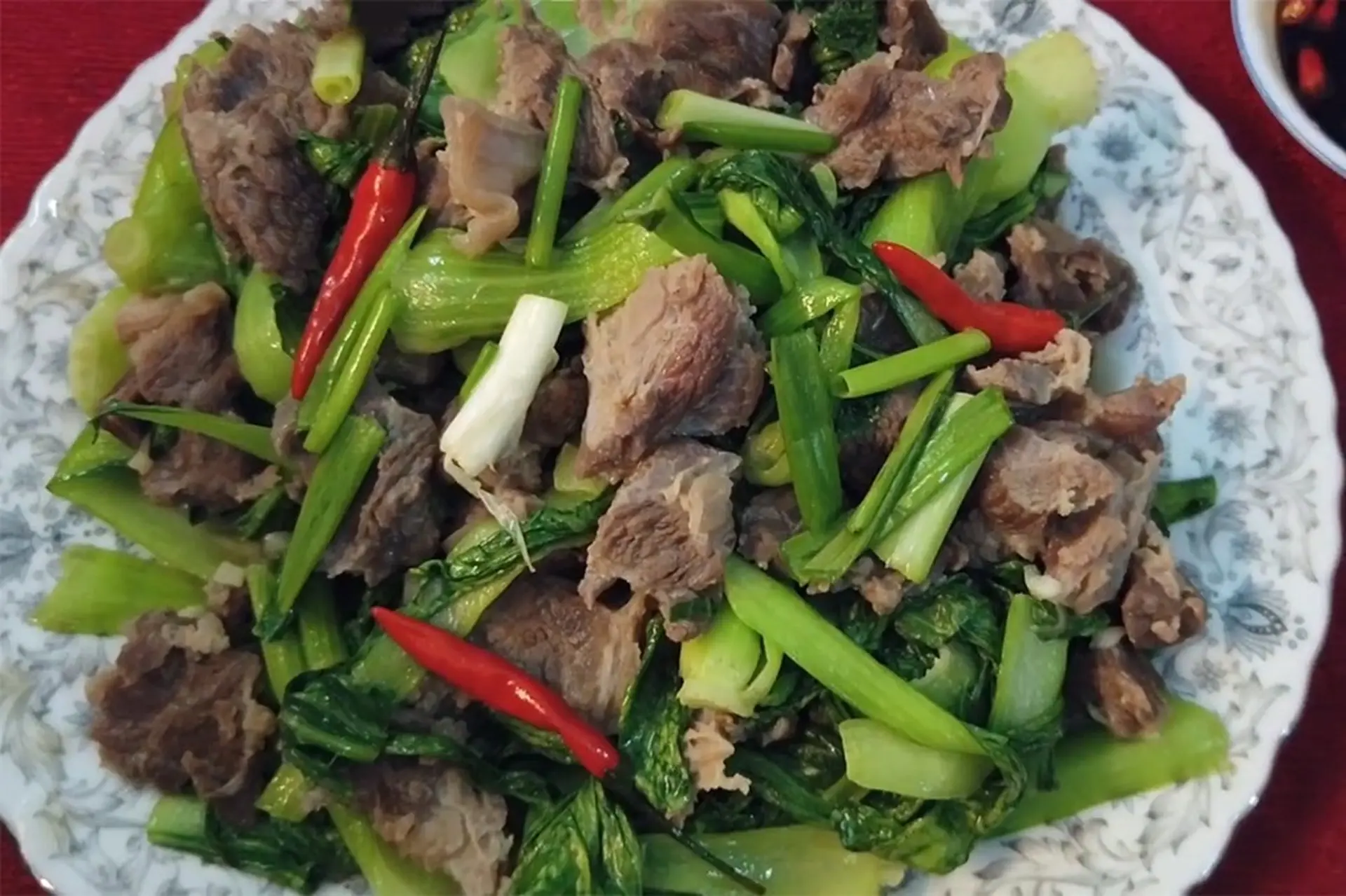 Công thức và cách làm thịt bò xào rau cải thìa thơm ngon, đậm đà và rất dễ làm tại nhà