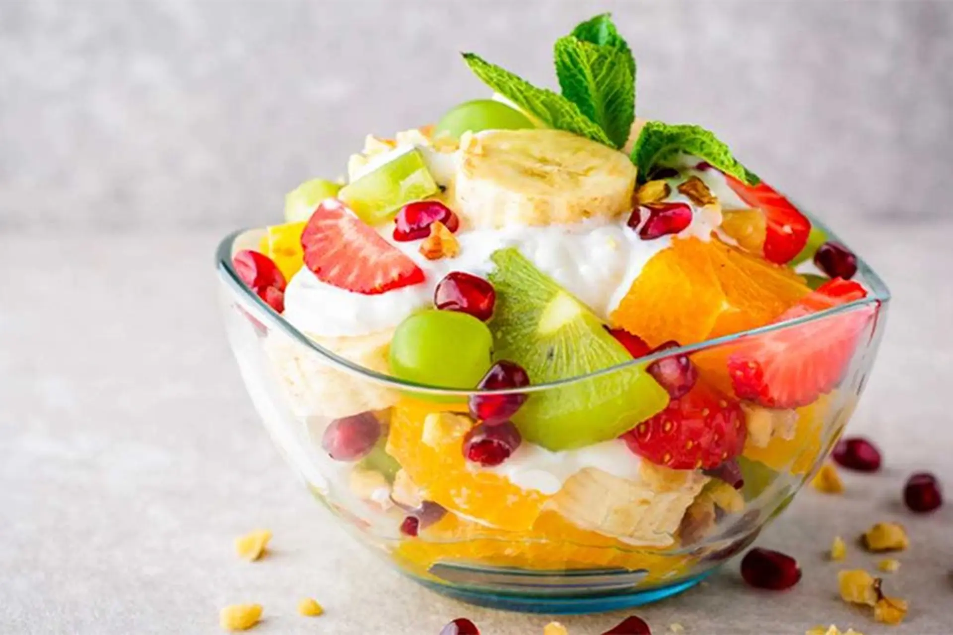 Mách bạn 3 cách biến tấu món hoa quả dầm đơn giản mà thơm ngon, tốt cho sức khỏe ngay tại nhà