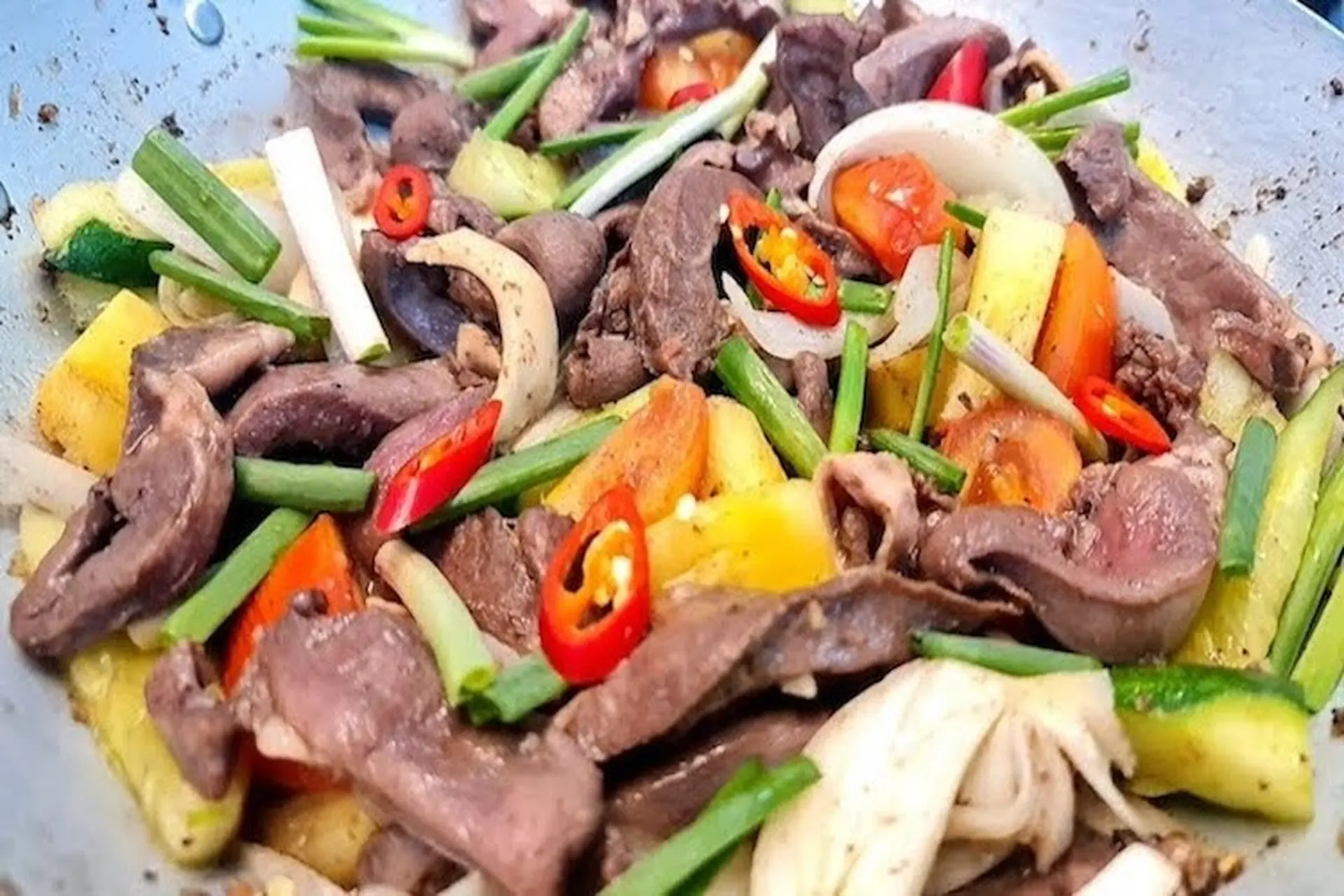 Tim cật xào thập cẩm thơm ngon