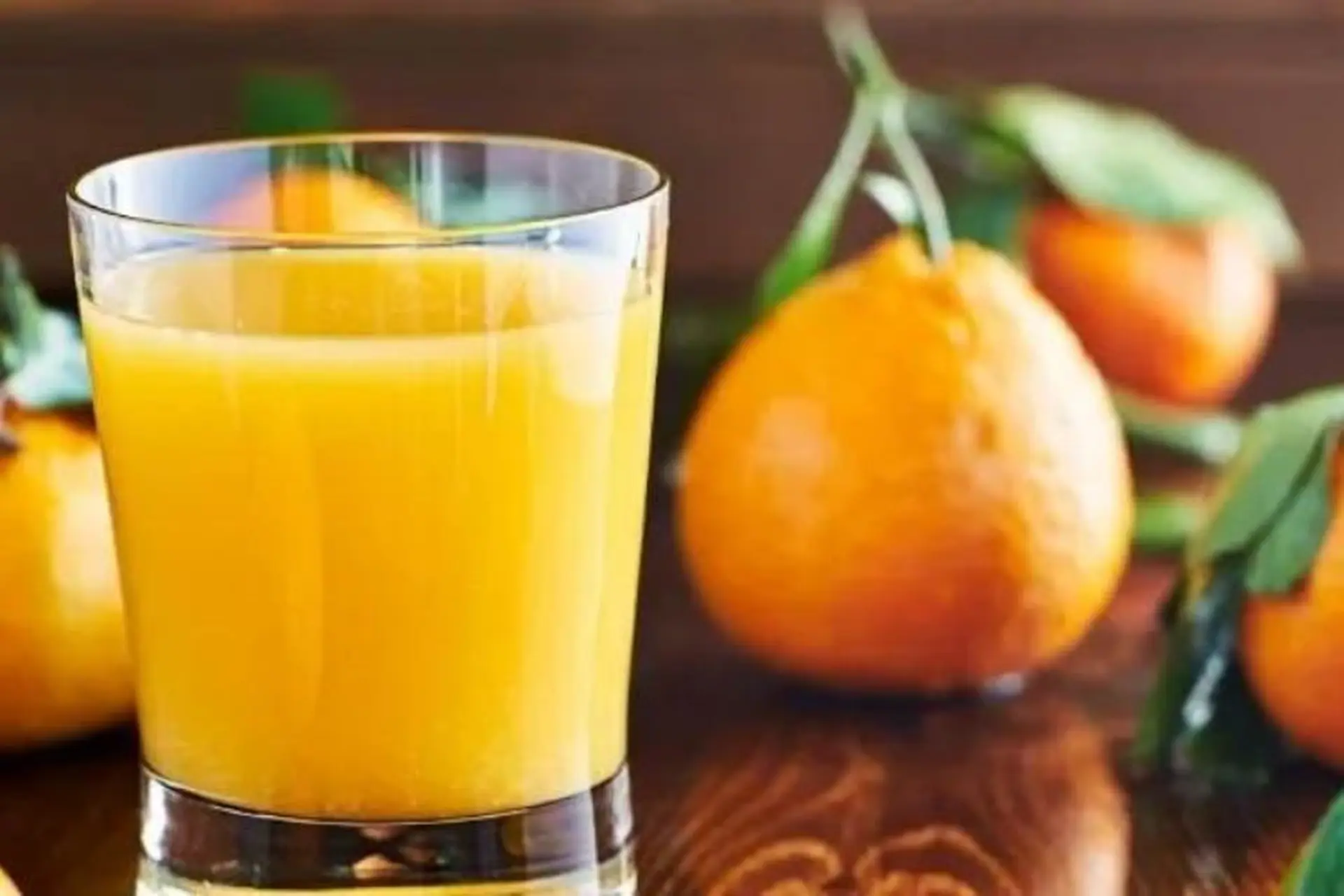 Cách vắt cam bằng tay cực đơn giản, không bị đắng dễ làm tại nhà