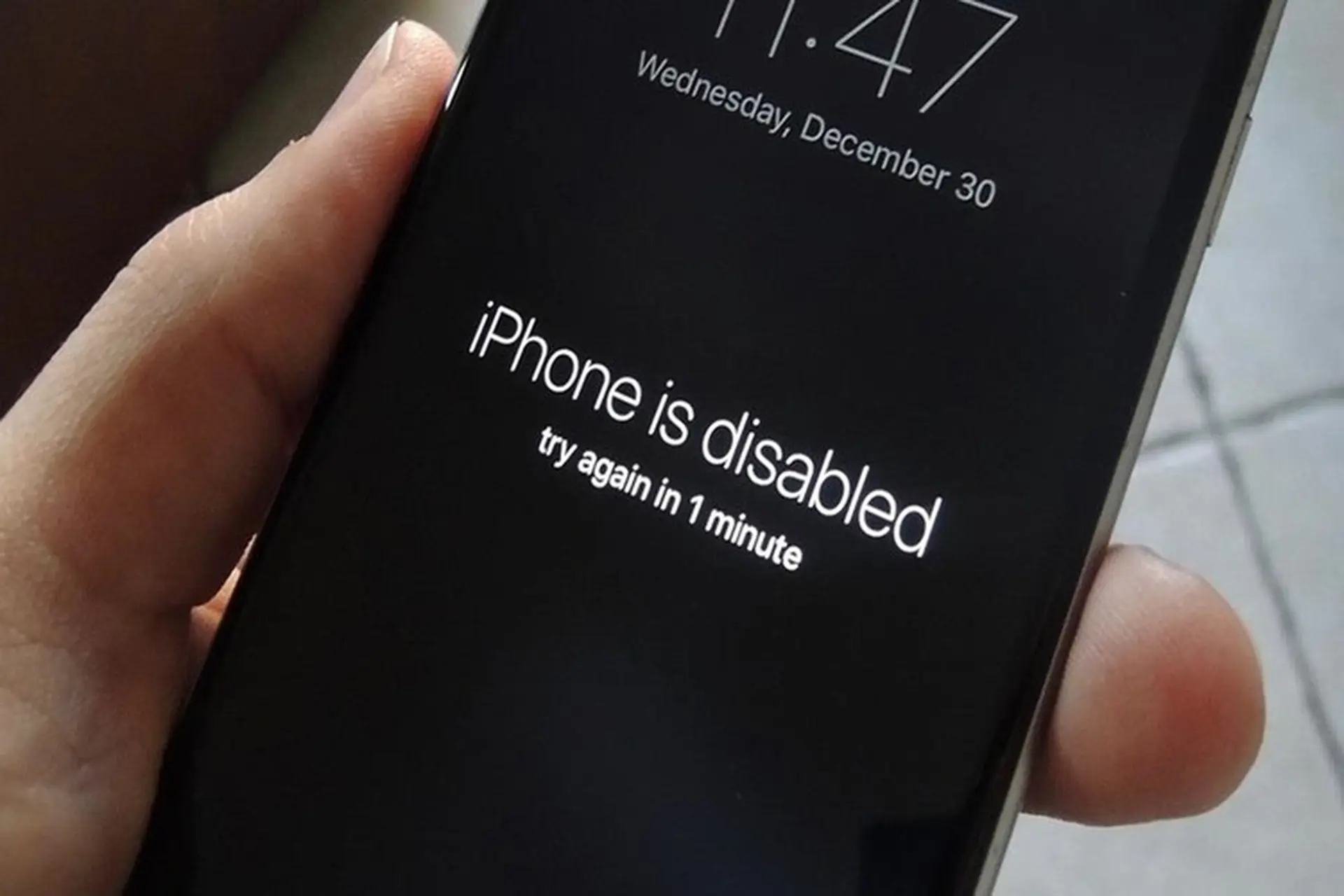 Hướng dẫn cách mở khoá iPhone bằng nút volume khi điện thoại bị vô hiệu hoá