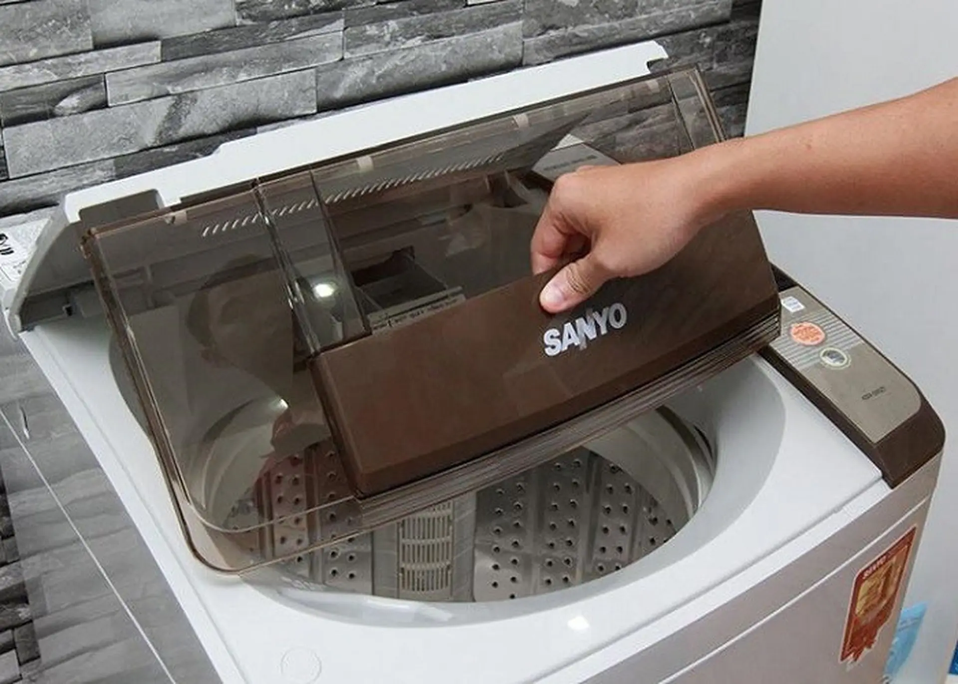 Hướng dẫn cách reset máy giặt Sanyo cực đơn giản, nhanh chóng để khắc phục lỗi