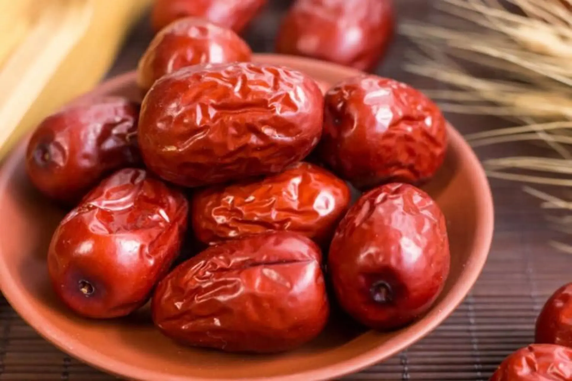 Táo đỏ làm món gì bổ dưỡng? Giá trị dinh dưỡng và những công dụng tuyệt vời