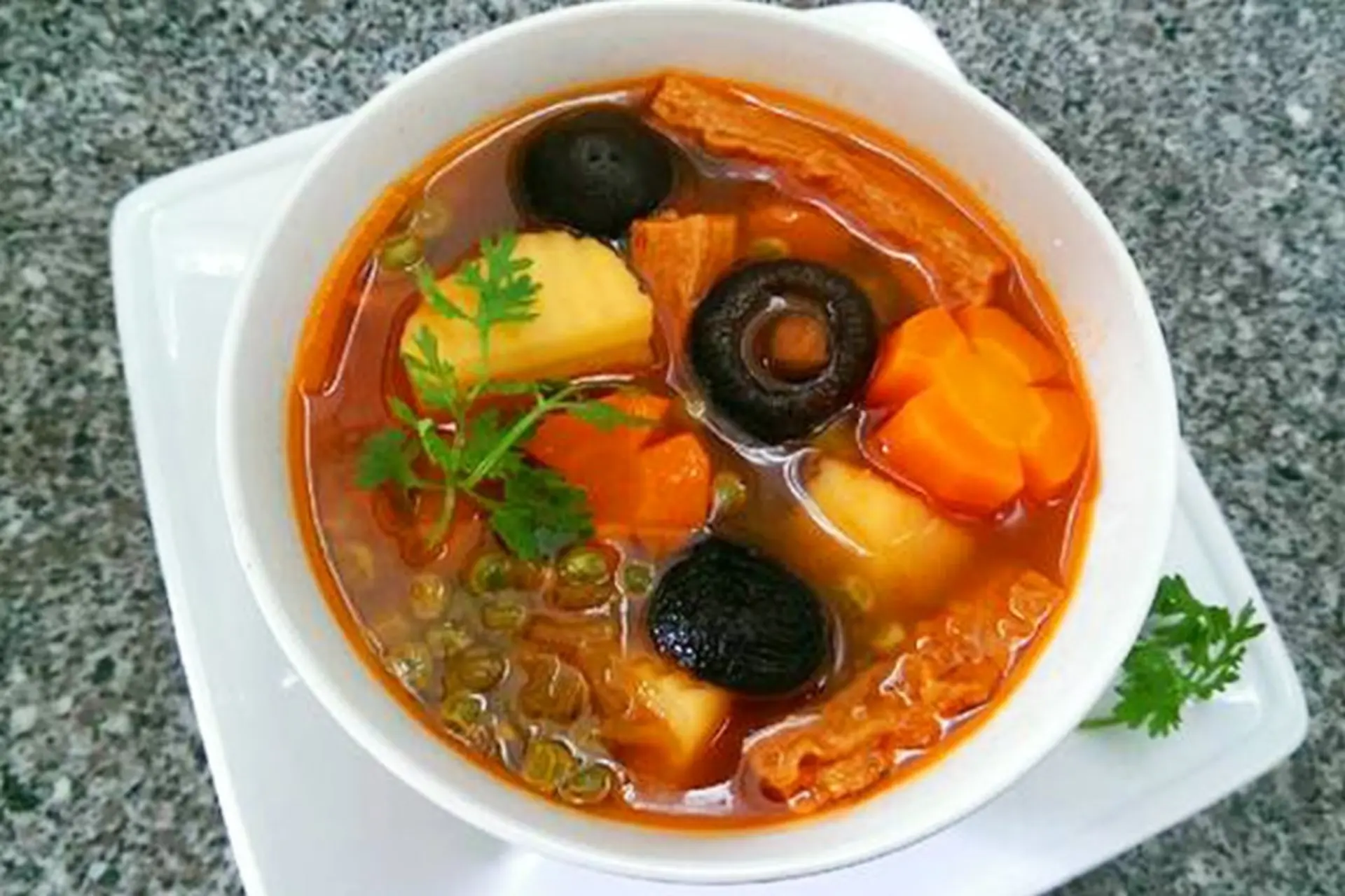 Cách làm lagu chay thơm ngon, đậm đà ăn cùng bánh mì nóng giòn ai ai cũng thích mê