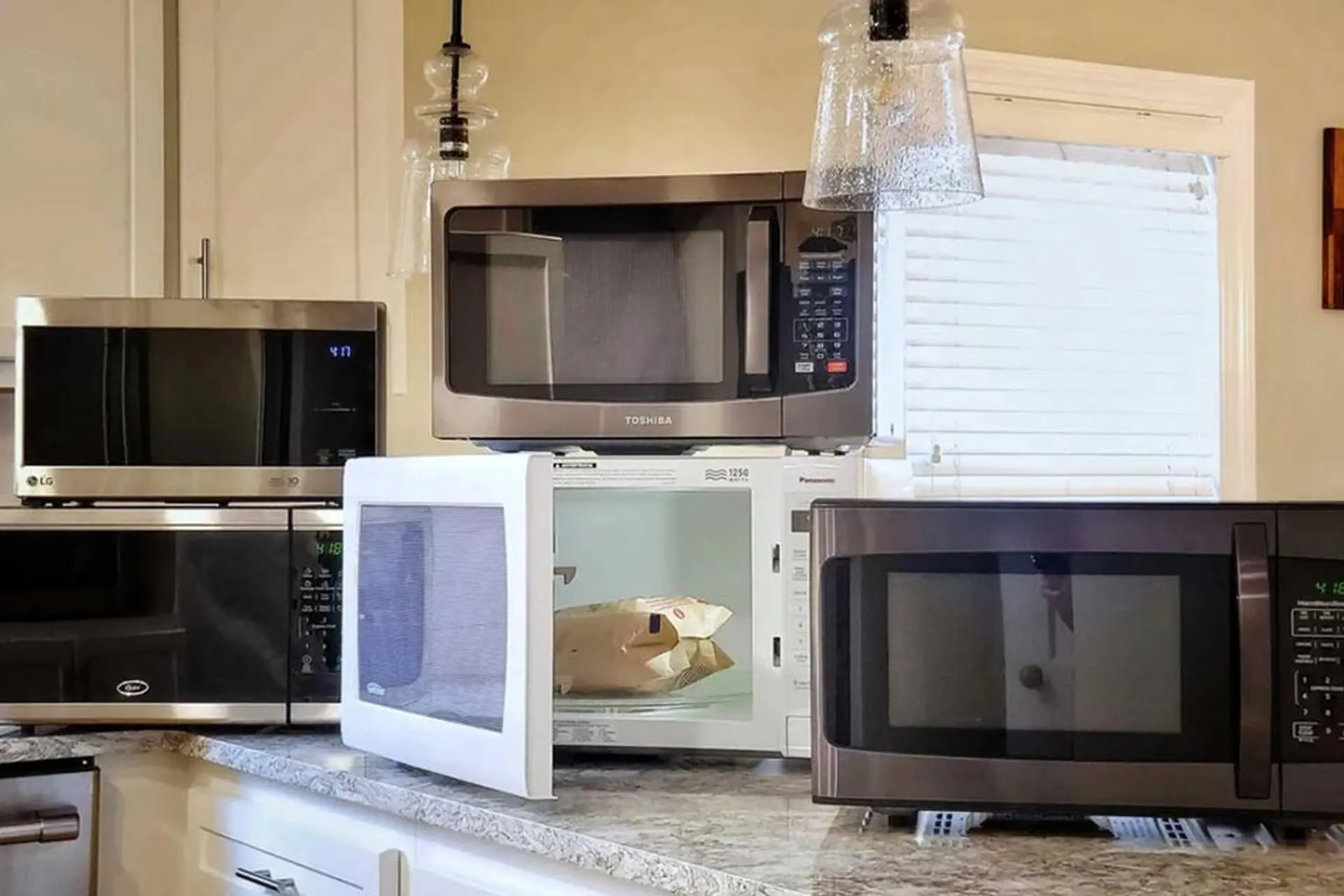 So sánh các loại lò vi sóng phổ biến trên thị trường: Bạn nên mua loại nào?