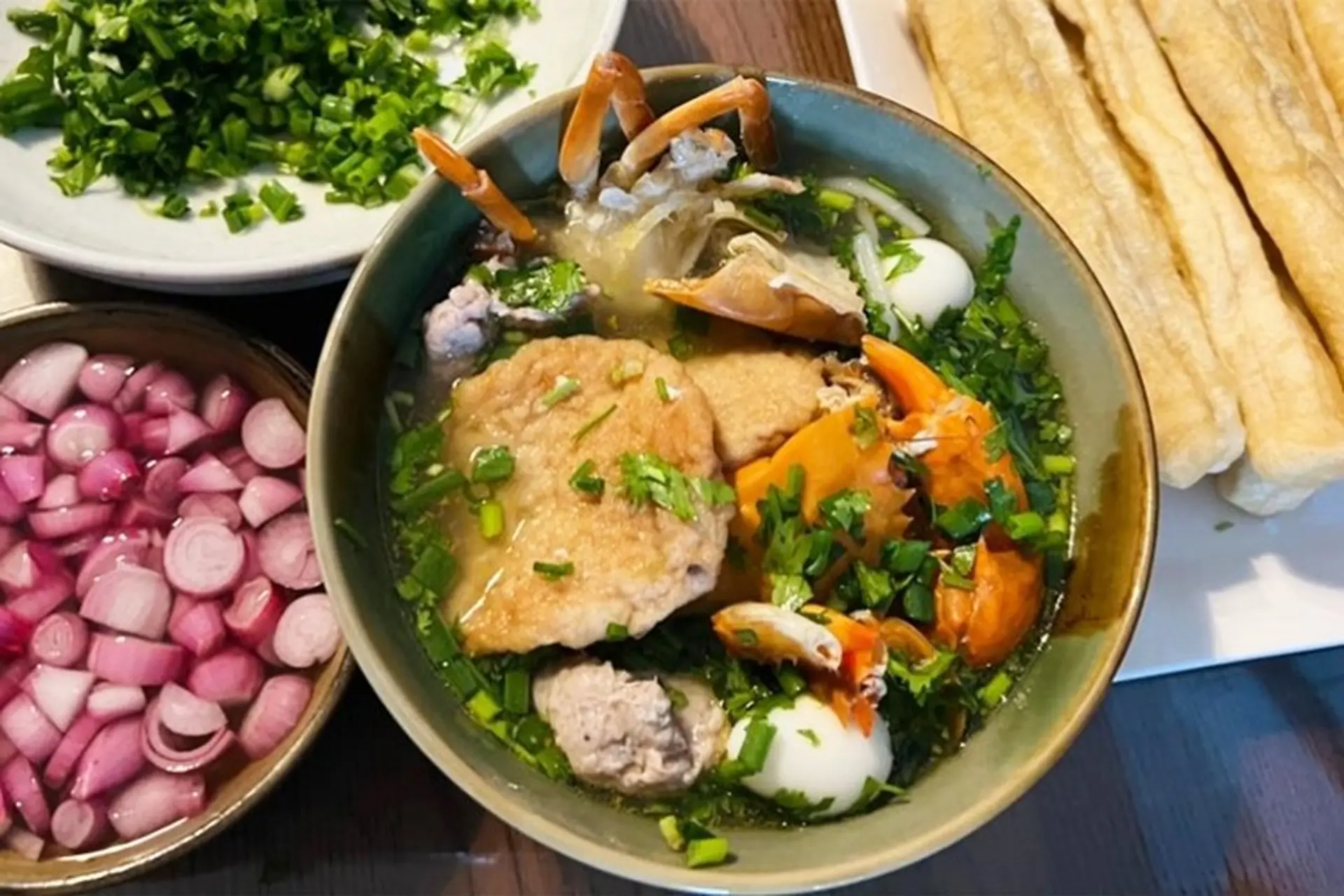 Cách nấu bánh canh cua lột ngọt thanh, giàu dinh dưỡng, ngon chuẩn vị gia đình