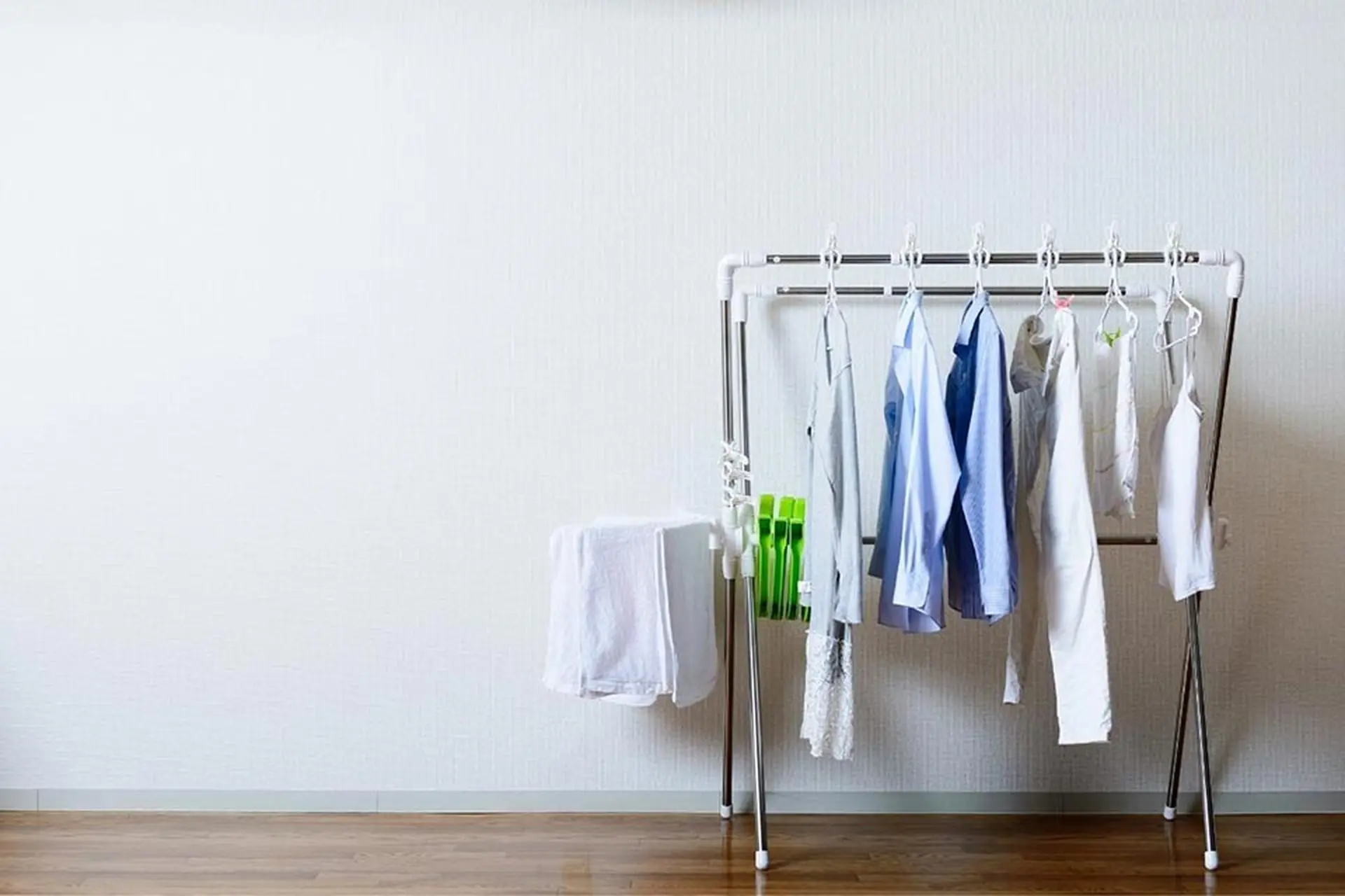 Tổng hợp các mẹo giúp quần áo khô nhanh trong những ngày thời tiết mưa nồm ẩm