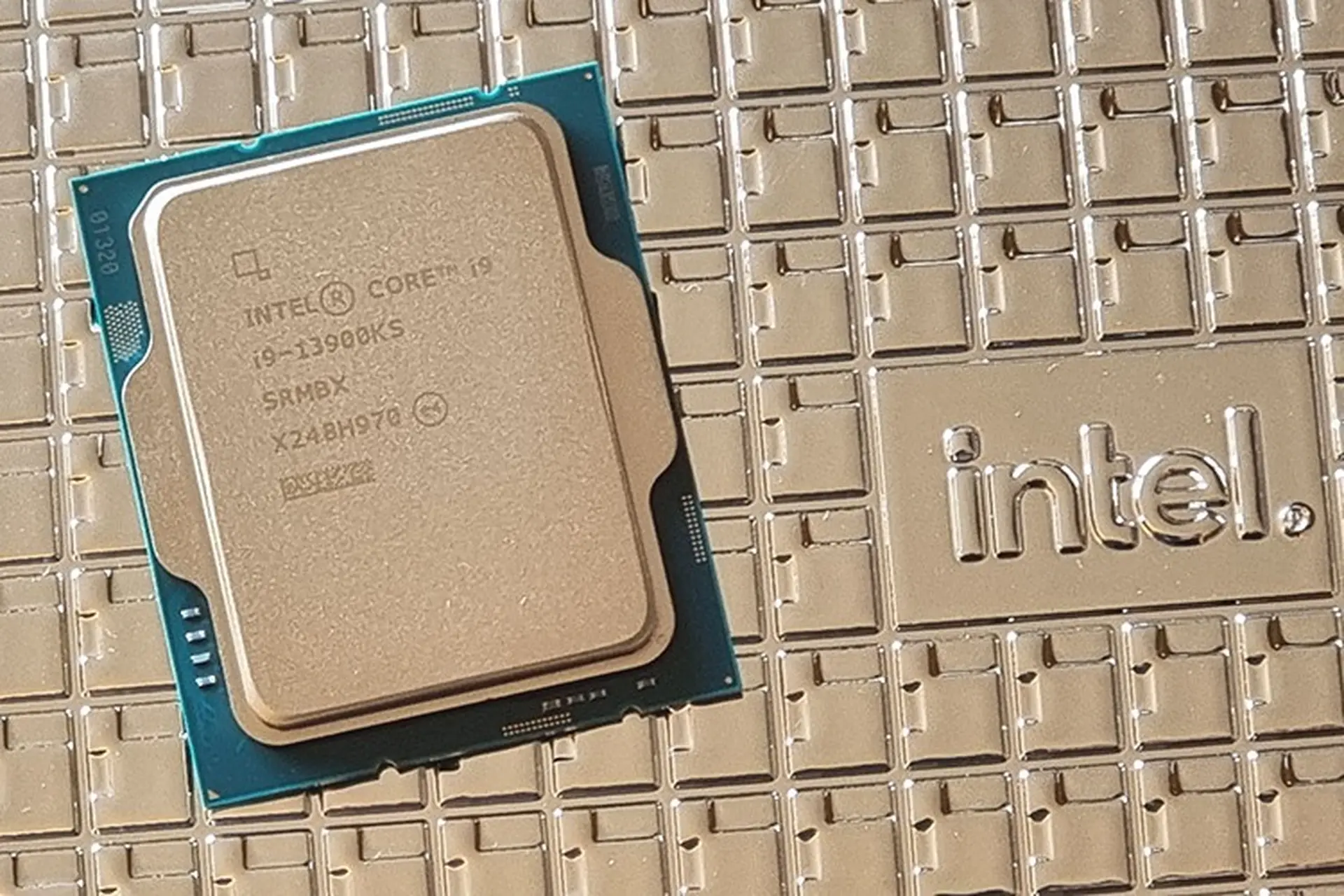 Intel Core i9 13th 13900KS có mạnh không? Core i9-13900KS mạnh hơn Core i9-13900K bao nhiêu