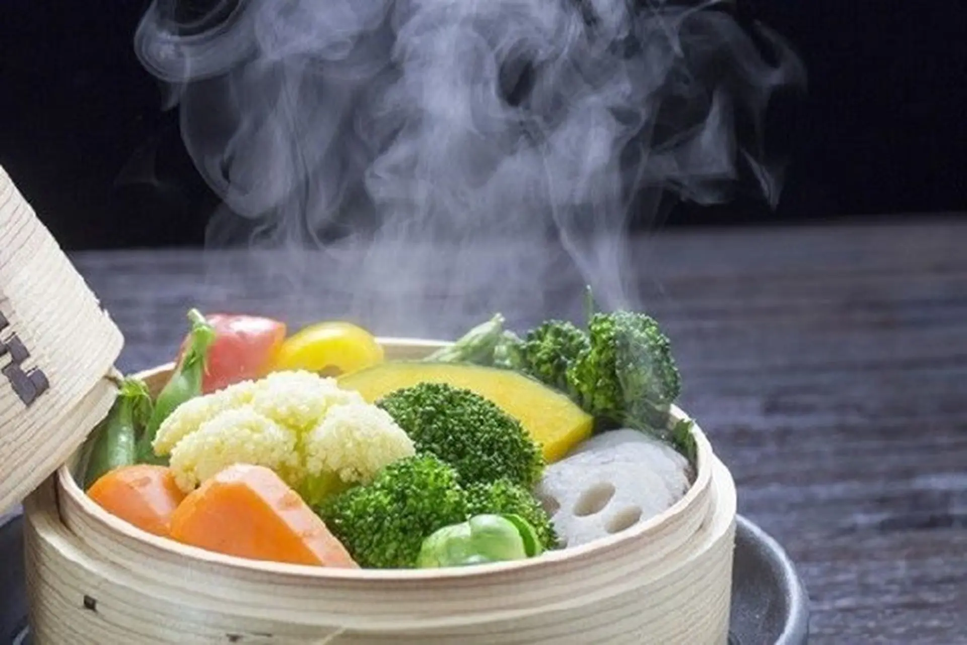 Hấp cách thủy là gì? Hướng dẫn cách hấp cách thủy bằng bếp gas và nồi cơm điện