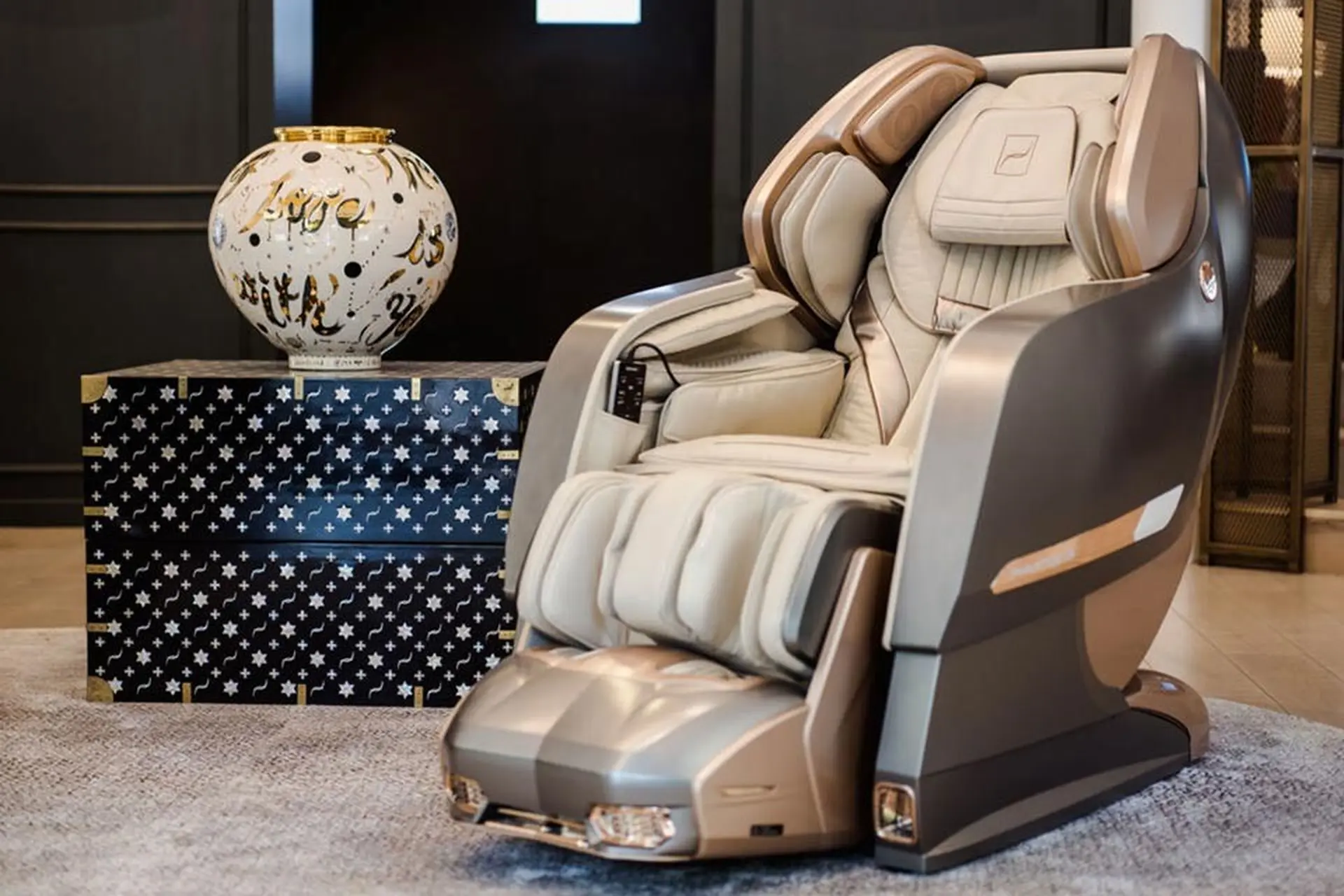 Ghế massage trị liệu là gì? Tìm hiểu về hoạt động và đặc điểm của thiết bị này