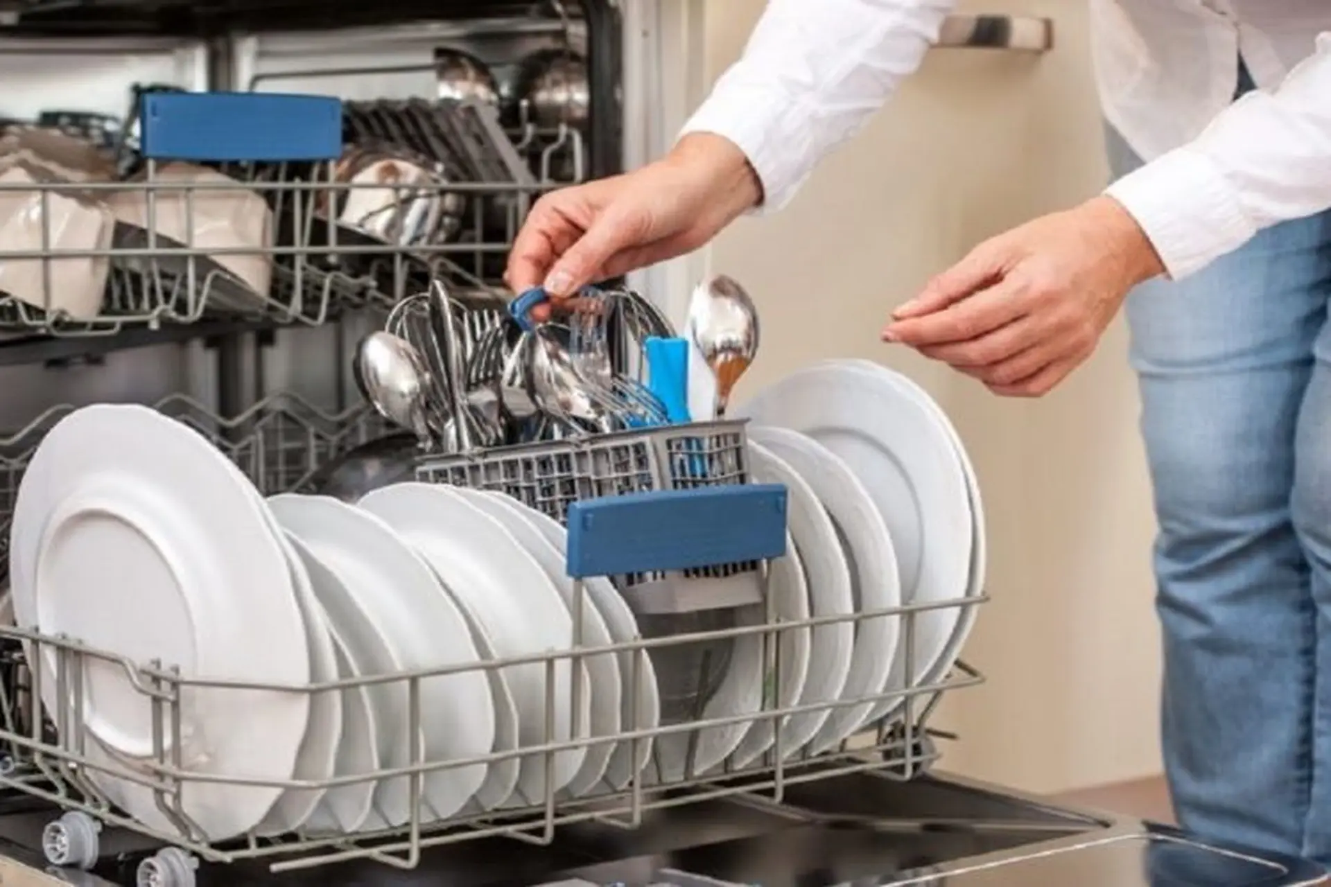 Trục xoay SatelliteClean ở máy rửa bát Electrolux là gì và hoạt động ra sao?
