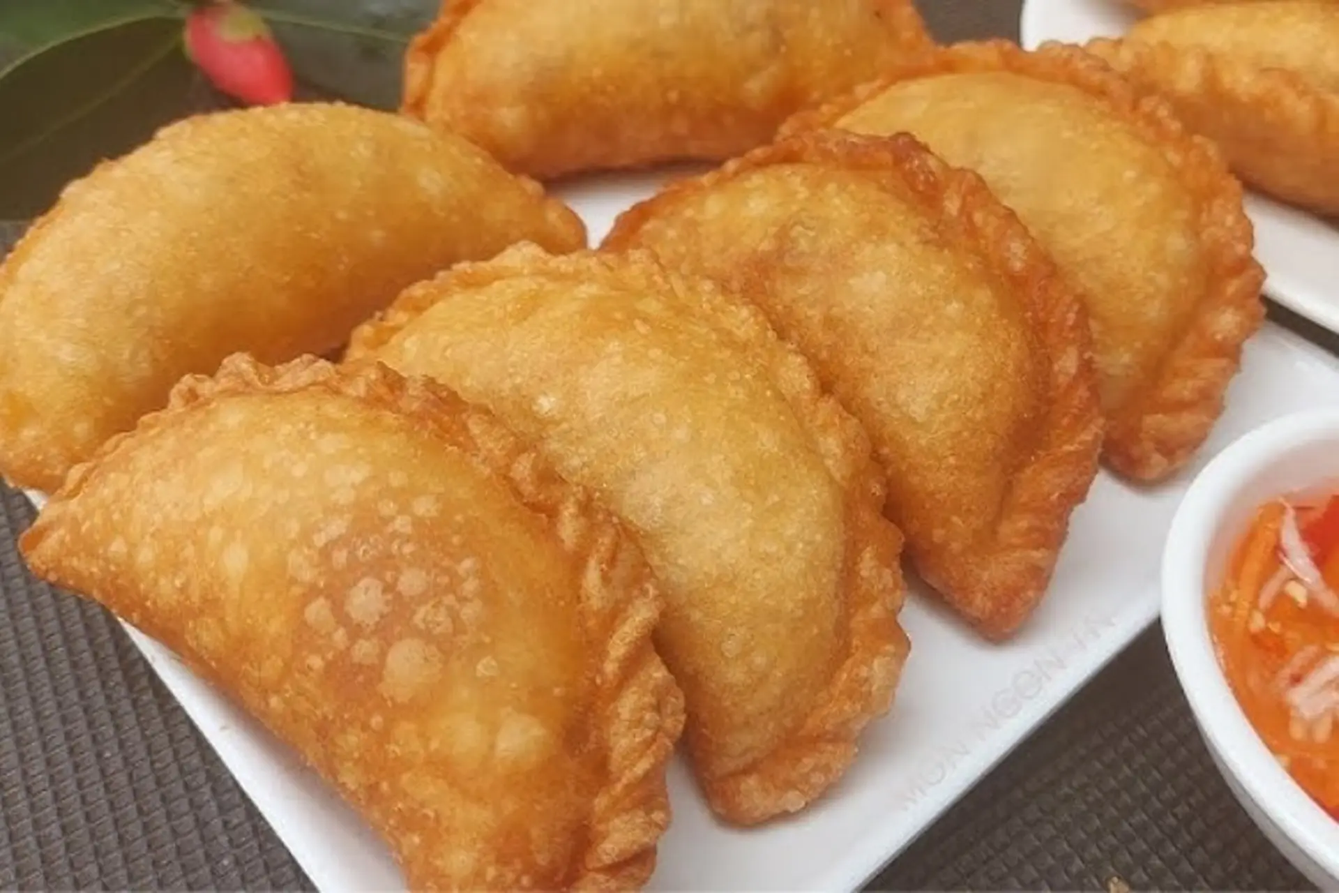 Bánh quai vạc là bánh gì? Có phải bánh gối không? Các nguyên liệu cần thiết để làm bánh quai vạc