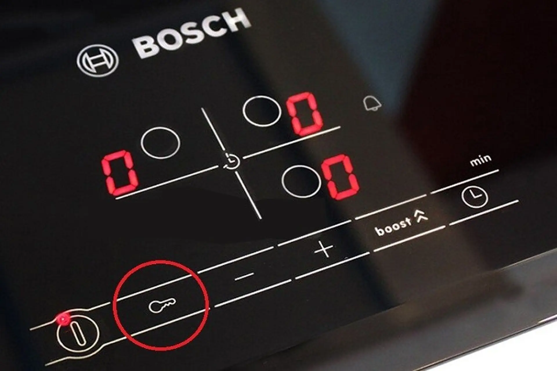 Bếp từ Bosch không bật được: Nguồn điện yếu, nồi không phù hợp và 3 nguyên nhân khác bạn cần biết