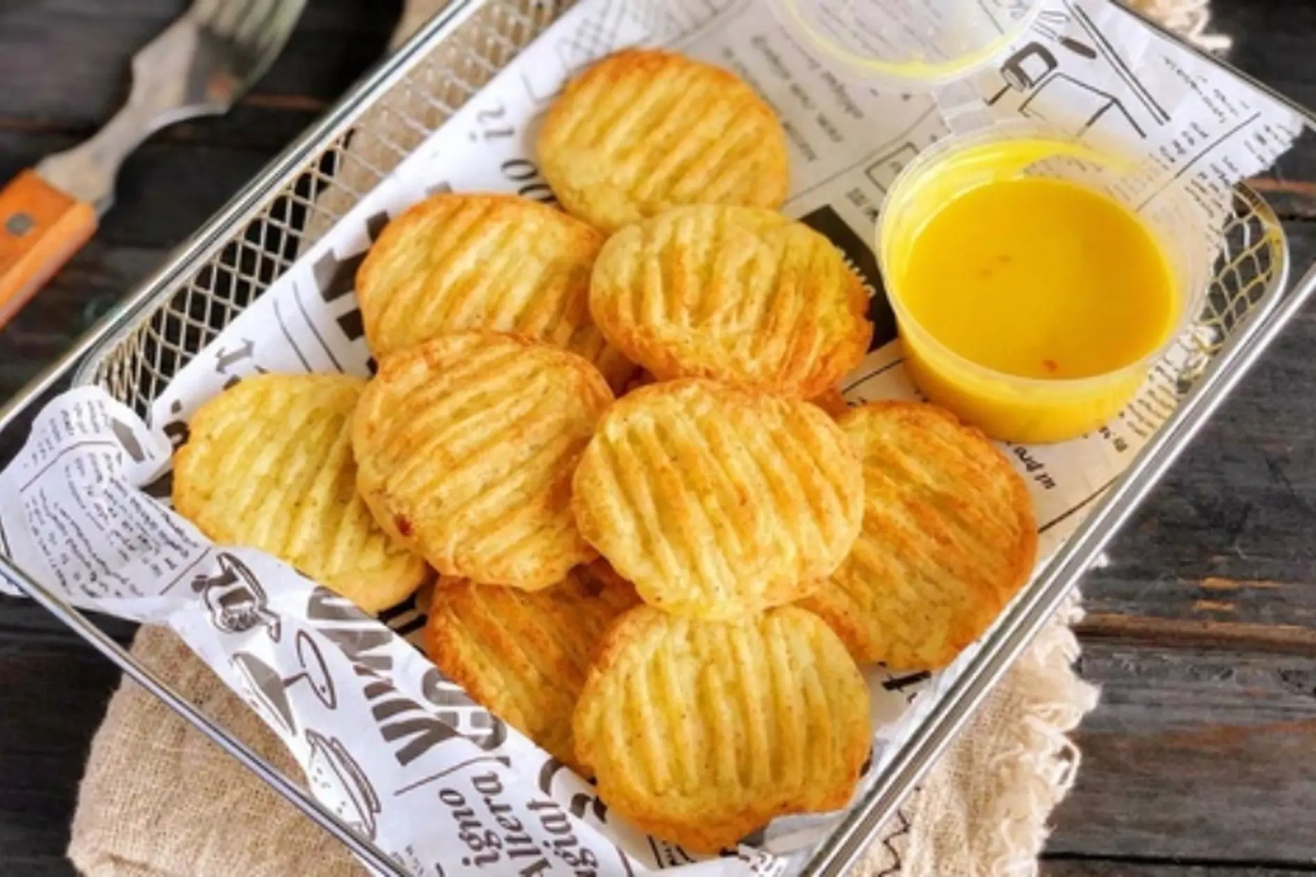 Học ngay cách làm snack khoai tây bằng lò nướng ít dầu mỡ,, vàng giòn hấp dẫn ngay tại nhà