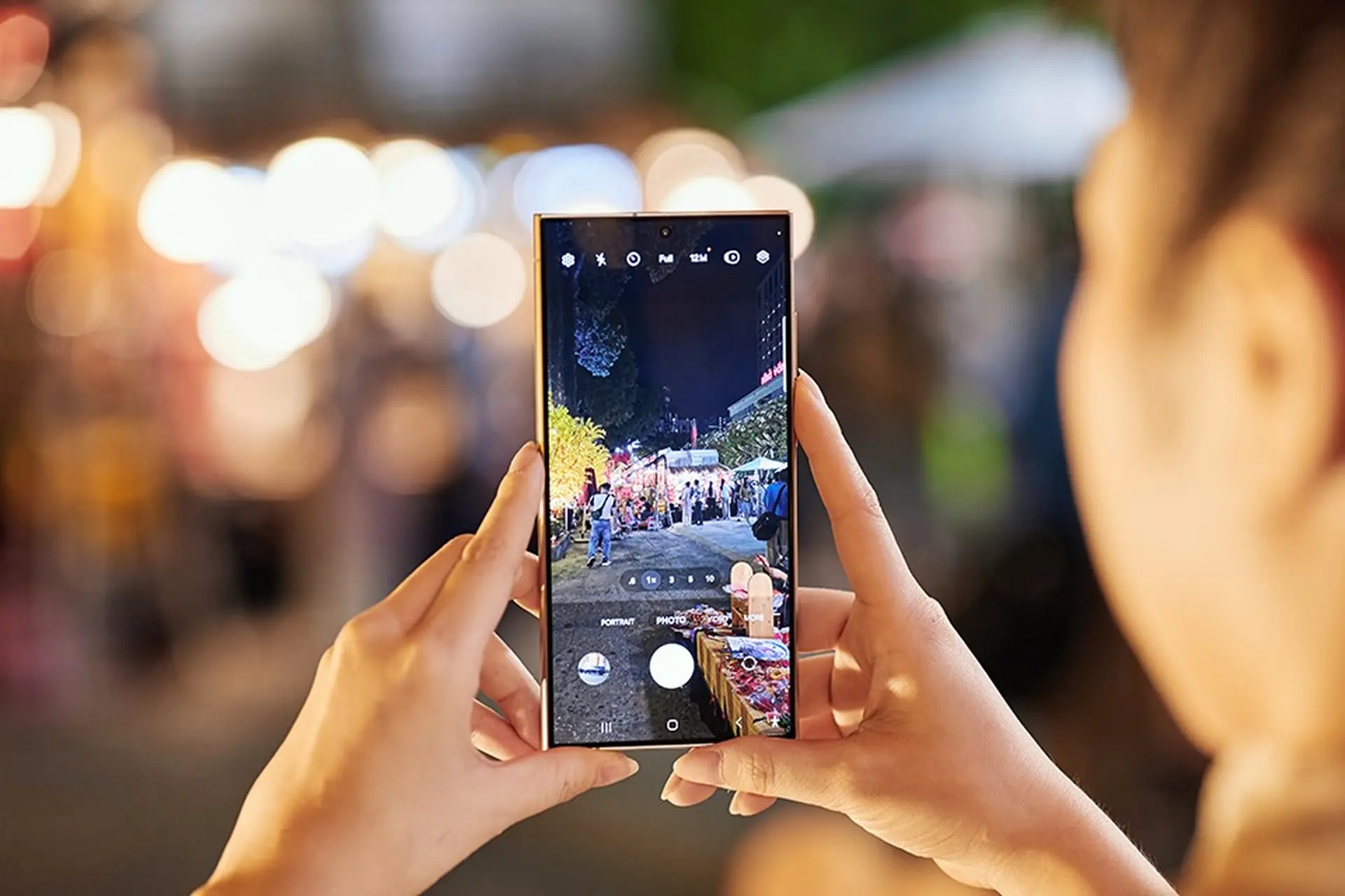 “Đu trend” Lễ Hội Sông Nước 2024 cùng Galaxy S24 Ultra: Chụp đêm nét căng, pháo hoa rực rỡ