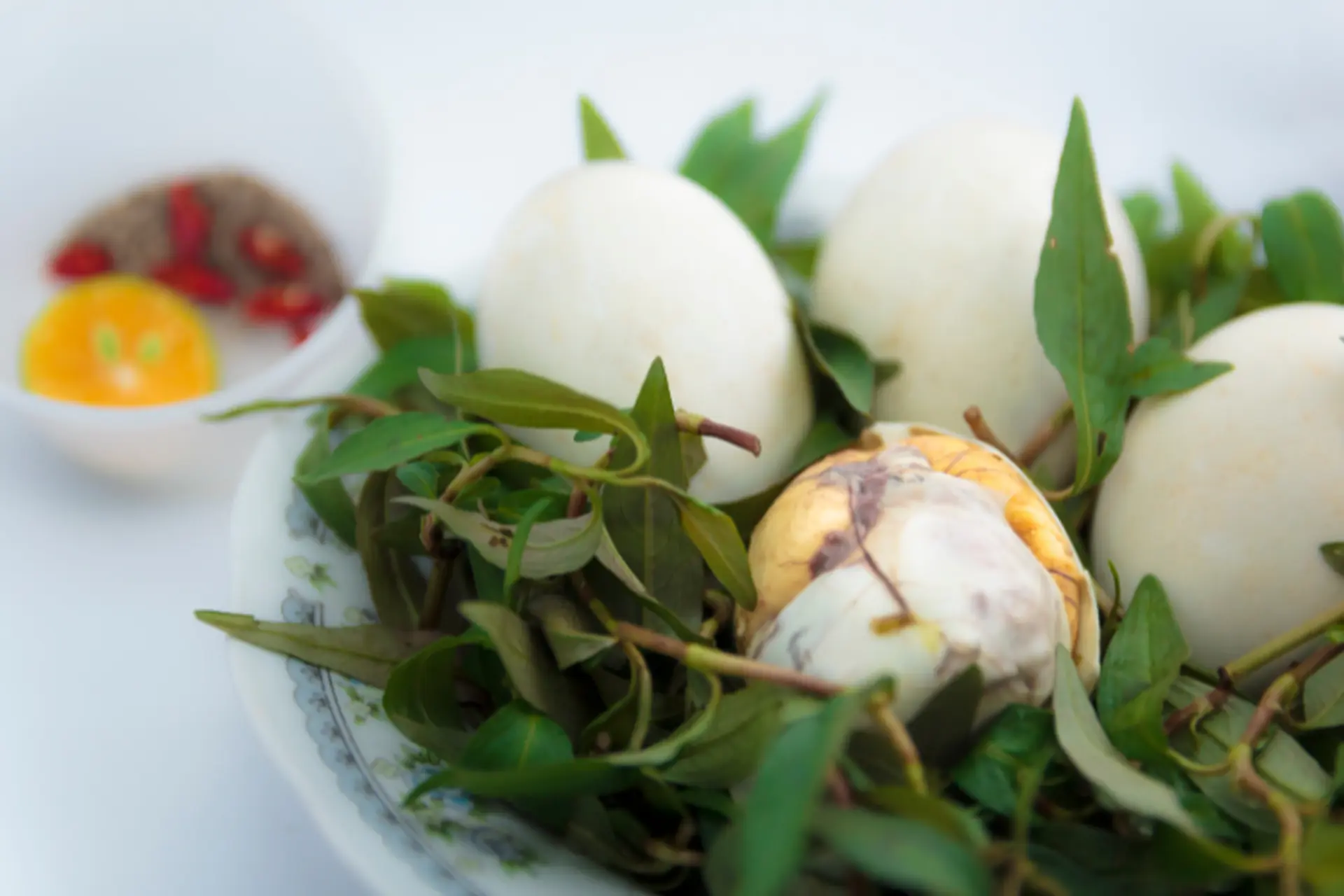 Trứng vịt lộn sống để tủ lạnh được bao lâu? Mẹo bảo quản trứng để giữ độ tươi ngon