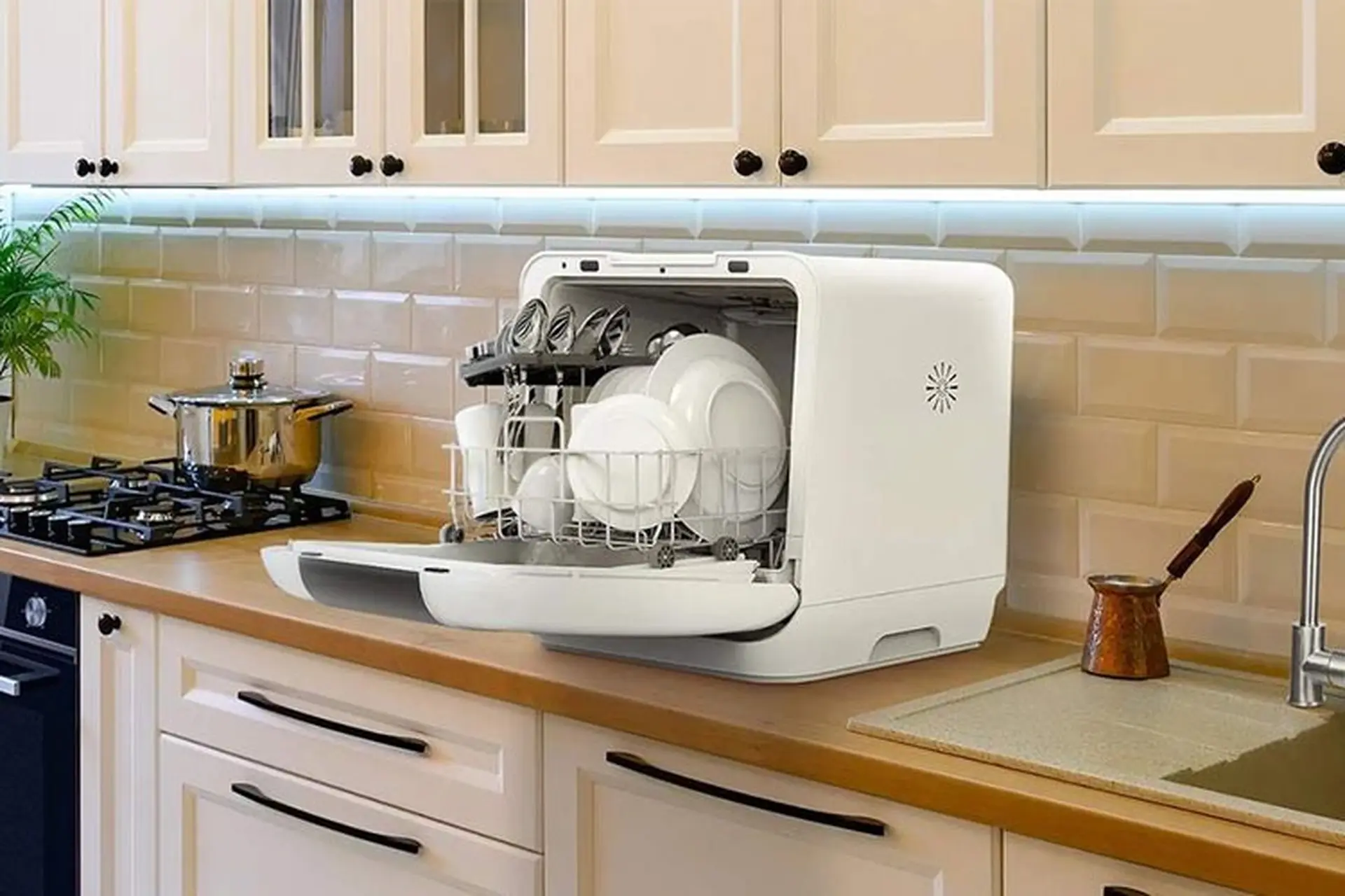 Review máy rửa bát mini: Có nên đầu tư sản phẩm điện gia dụng này hay không?  