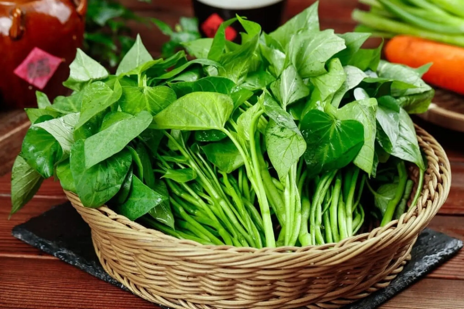 Rau lang - Loại rau dân dã giàu dinh dưỡng với những công dụng bất ngờ cho sức khỏe