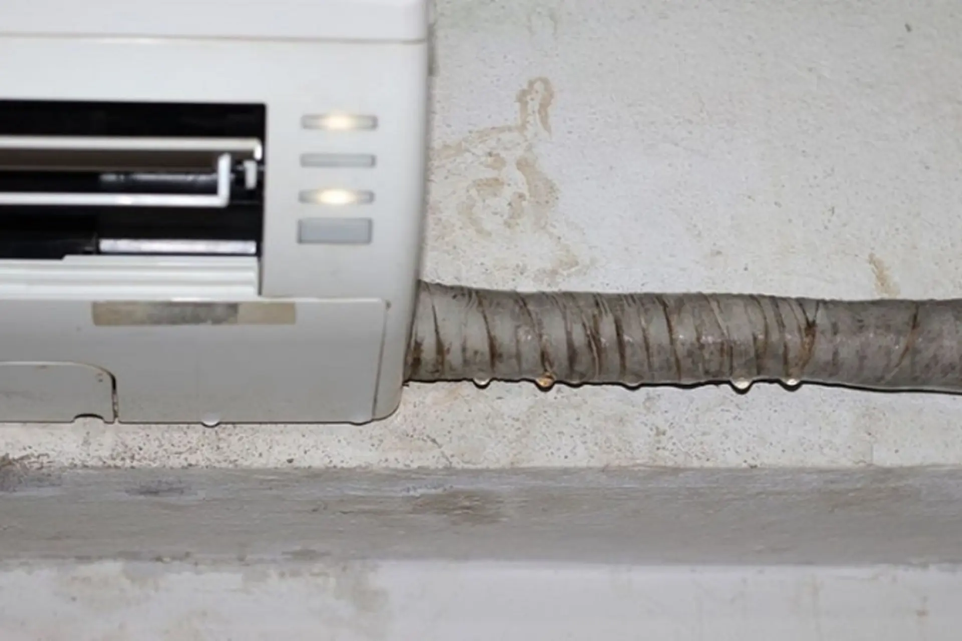 Cách khắc phục máy lạnh Panasonic bị đọng sương hiệu quả và bảo đảm hoạt động ổn định lâu dài