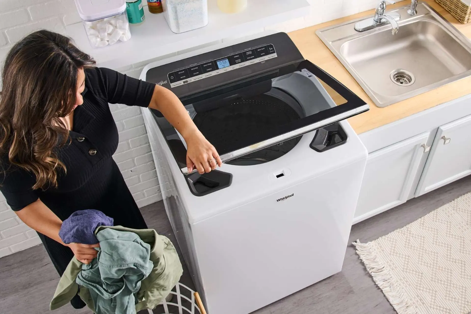 Nên mua máy giặt cửa trên ở đâu uy tín để yên tâm sử dụng lâu dài và nhận đủ quyền lợi chính hãng?