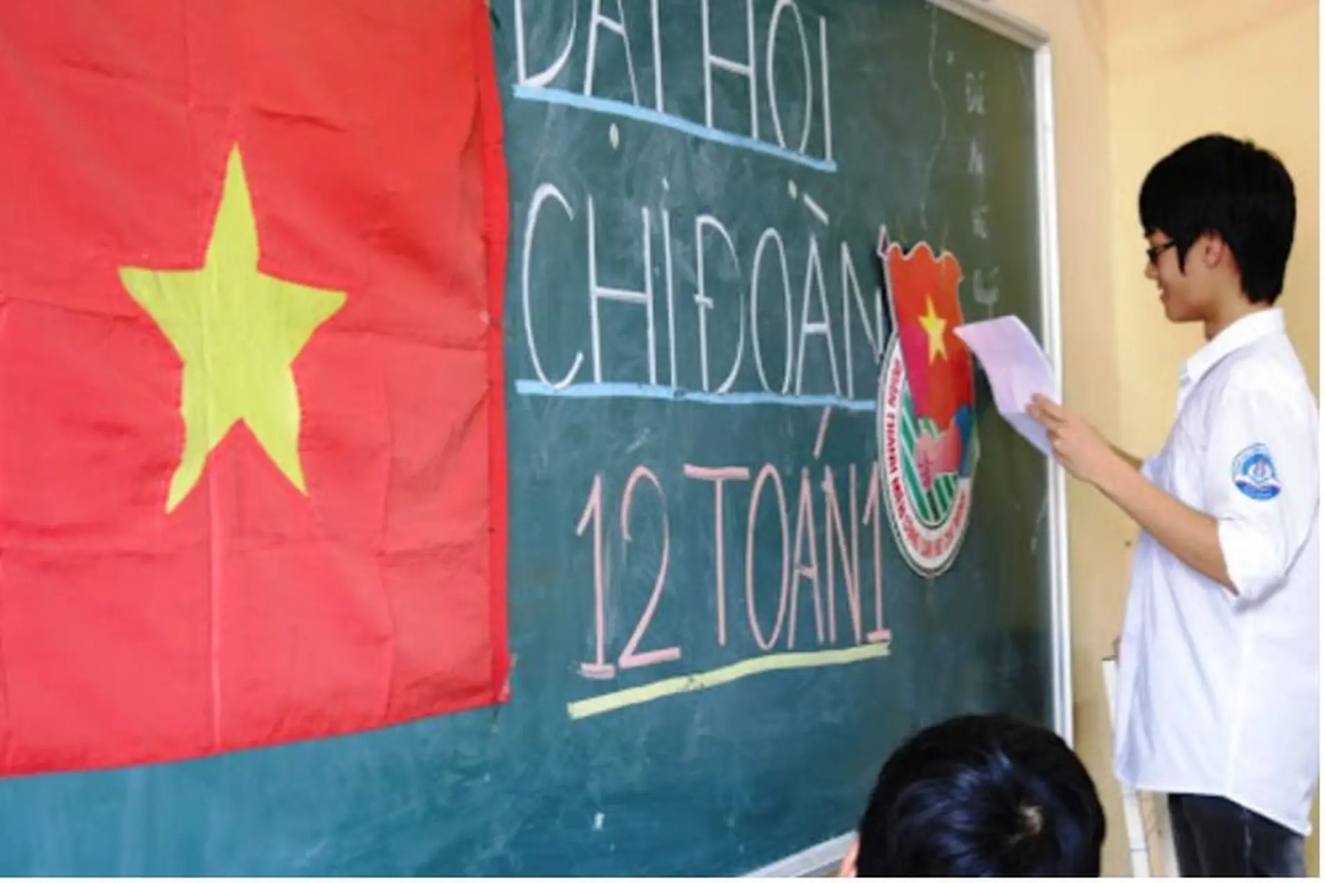 Cẩm nang trang trí bảng đại hội chi đoàn chi tiết, sáng tạo tại lớp học mà bạn không nên bỏ qua