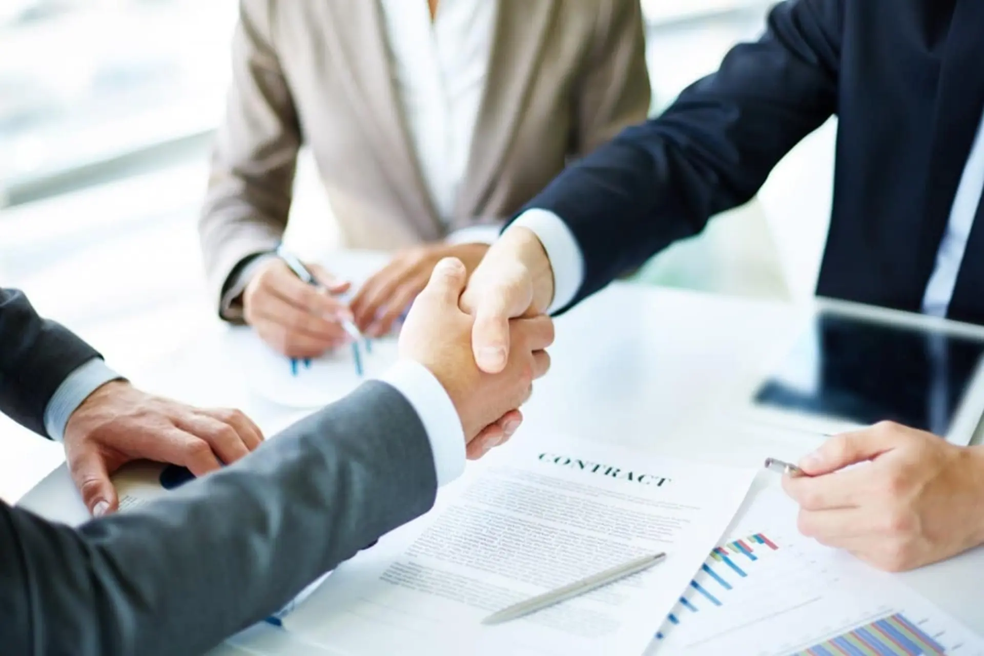 Quan hệ pháp luật là gì? Ý nghĩa quan trọng của quan hệ pháp luật trong việc điều chỉnh các quan hệ xã hội