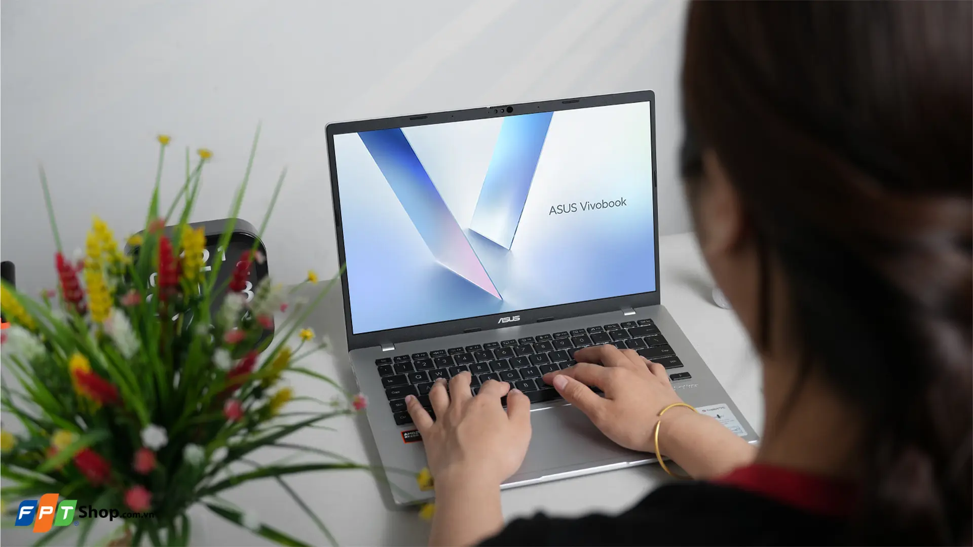 Top laptop Asus Vivobook dưới 15 triệu 2026 cấu hình mạnh cho tân sinh viên