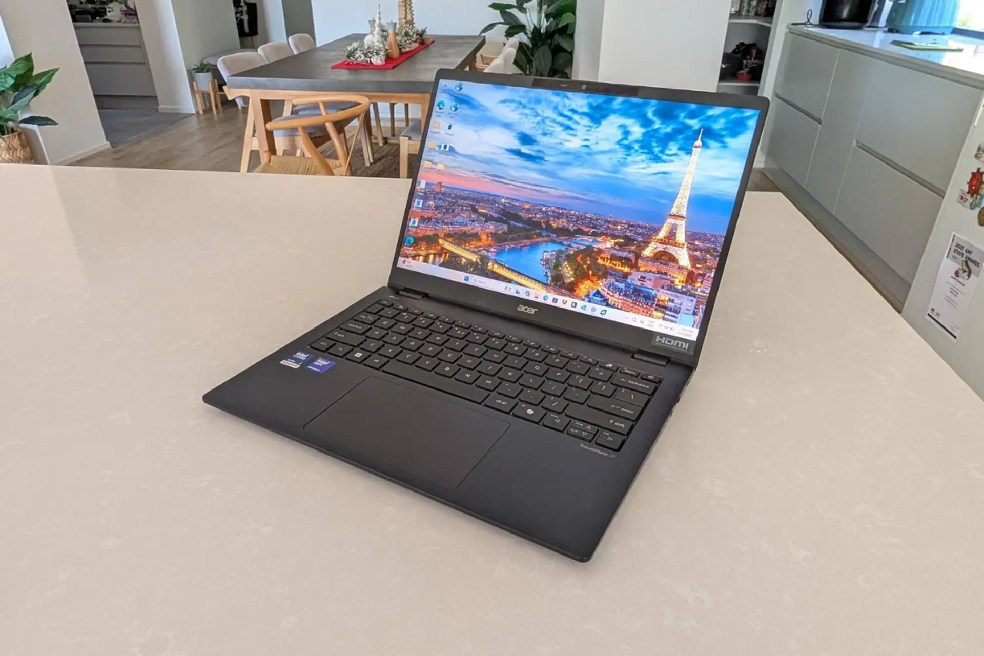 Laptop Acer Travelmate có tốt không? Khám phá dòng laptop doanh nghiệp bền bỉ và thực dụng của Acer