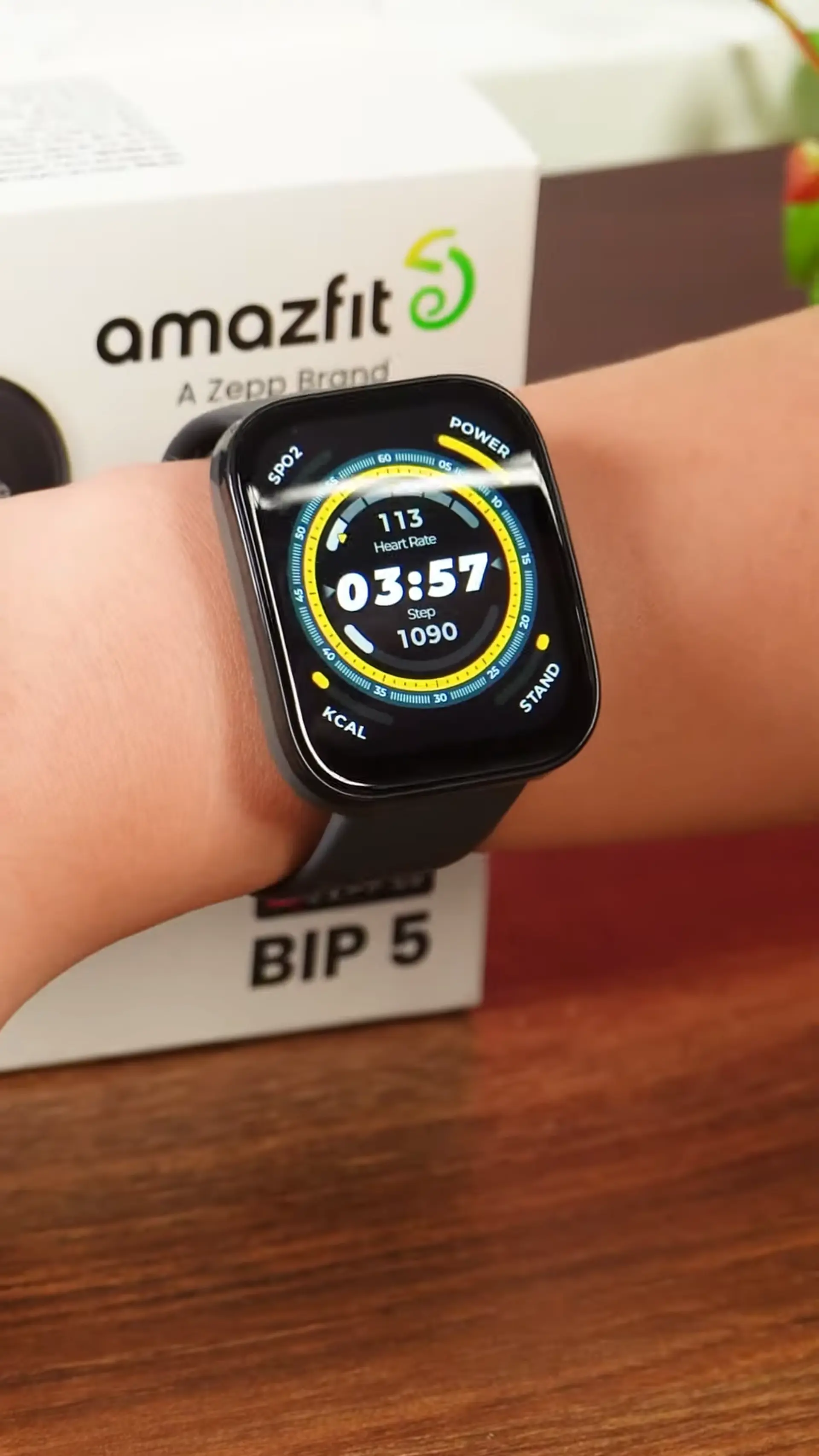 Chiếc đồng hồ chơi được cả game giá chỉ dưới 1 triệu