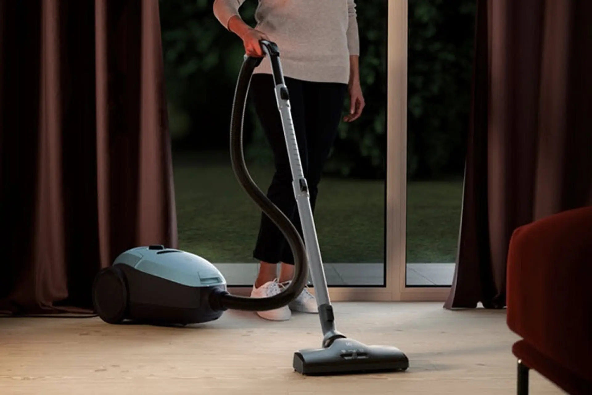 Máy hút bụi cánh quạt siêu âm - Bùng nổ công suất với lực hút siêu mạnh, hút sạch mọi ngóc ngách