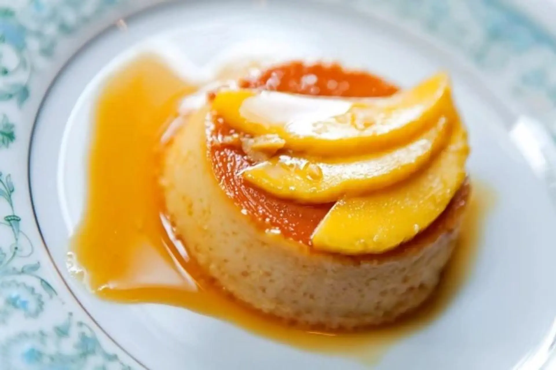 Cách làm bánh flan xoài thơm béo, mềm mịn không bị rỗ - Món tráng miệng ai cũng mê