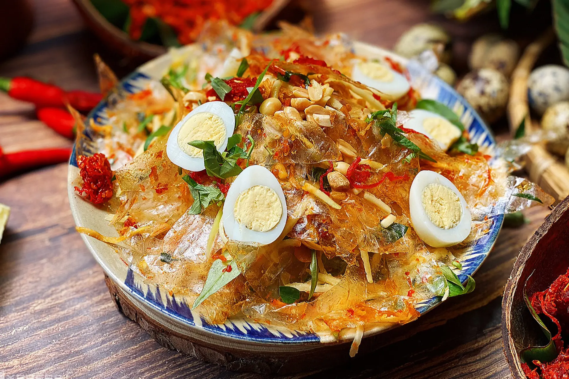 Bánh tráng trộn ăn sao cho không béo? Những bí quyết nhỏ giúp bạn hạn chế nạp dư năng lượng mỗi ngày