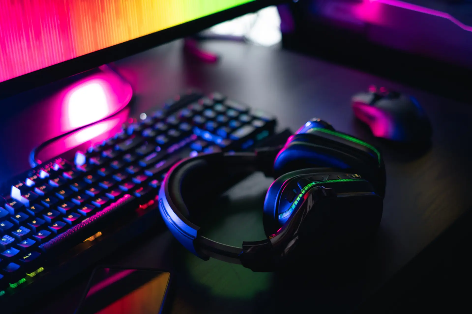 Chơi gaming gear có tốn tiền không? Mách nhỏ mẹo đầu tư thông minh cho game thủ mới