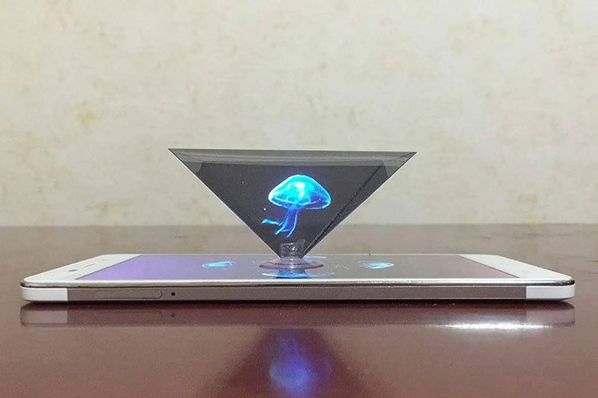 Hướng dẫn chi tiết cách tạo mô hình hologram 3D mini cực đẹp ngay trên chiếc smartphone của bạn