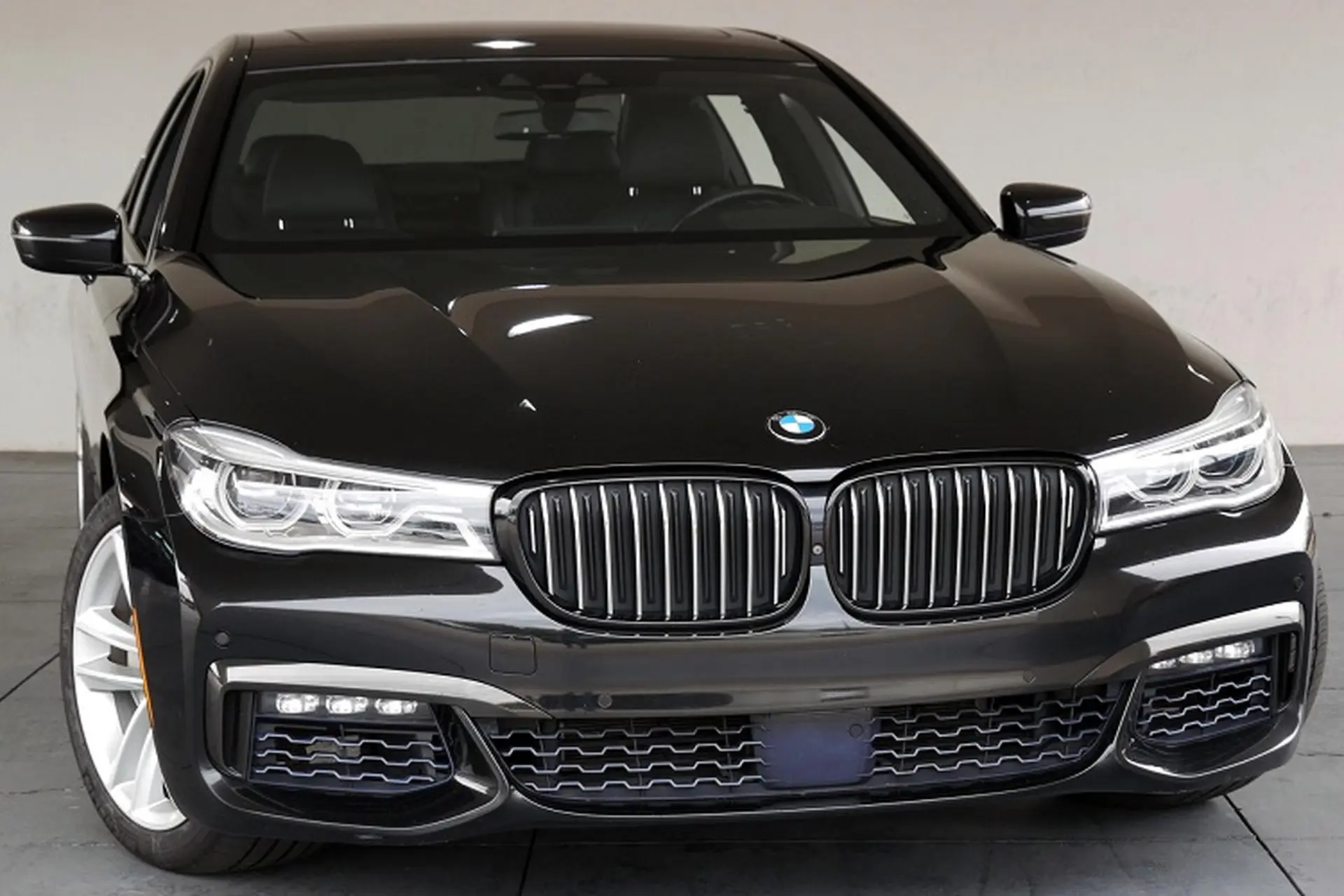Khám phá thế giới xe ô tô BMW, từ lịch sử huyền thoại đến những công nghệ đột phá dẫn đầu tương lai