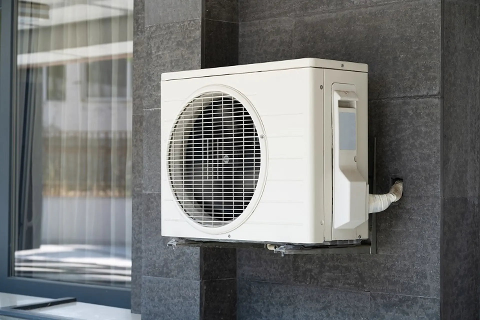 Hướng dẫn cách kiểm tra quạt dàn nóng inverter tại nhà, dễ dàng thực hiện mà không cần gọi thợ