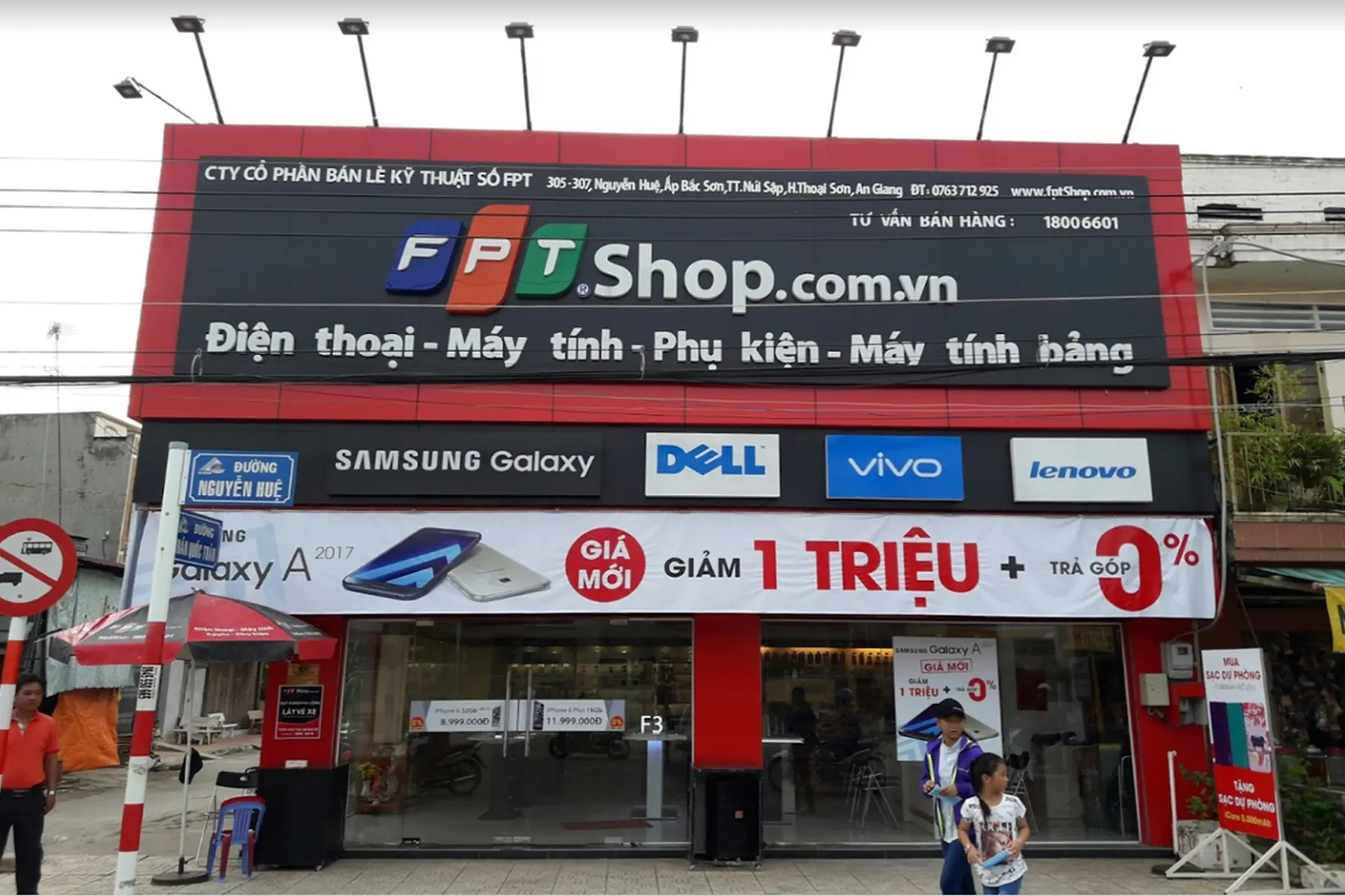 Hình ảnh nhận diện hệ thống cửa hàng: