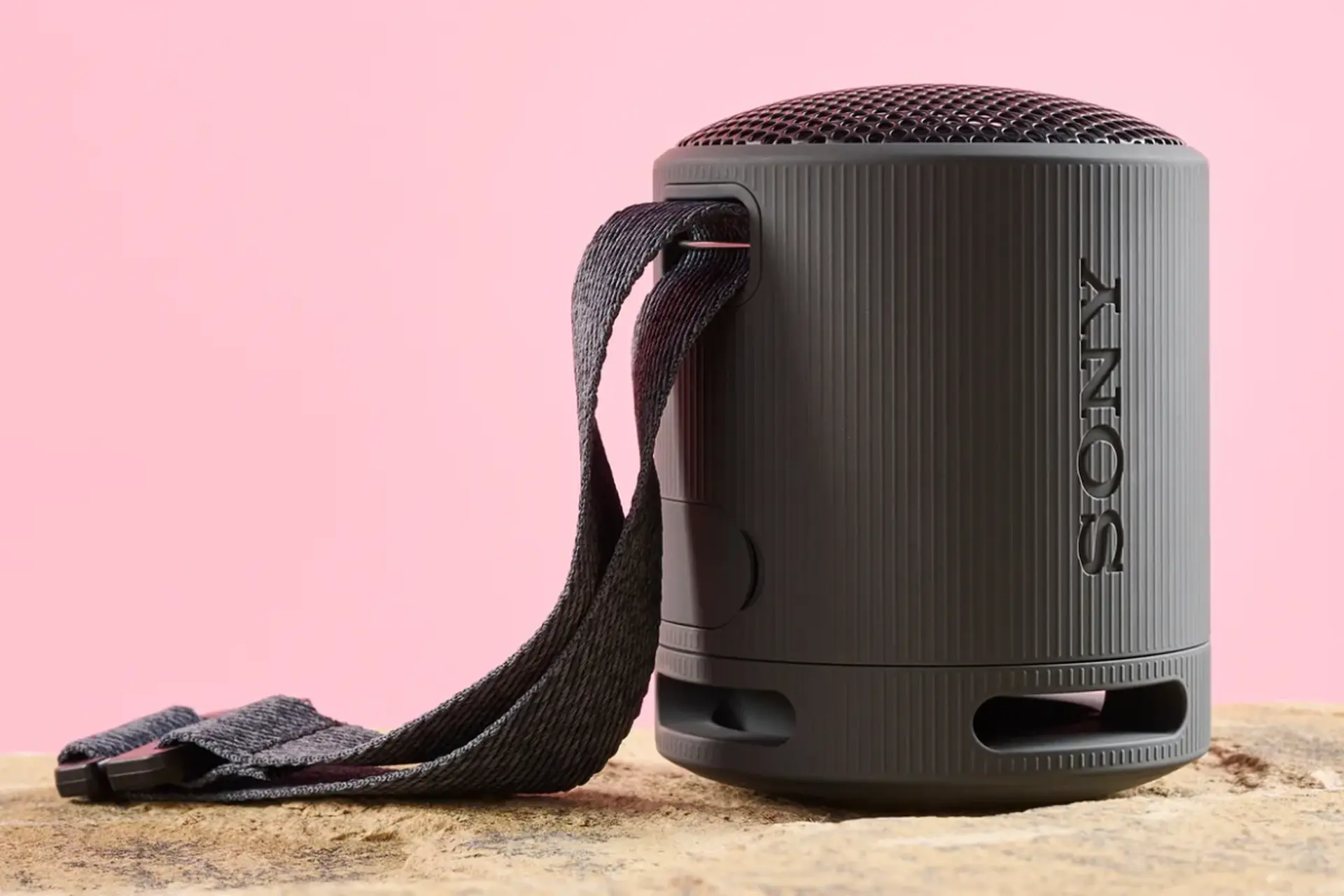 Đánh giá loa Sony SRS-XB100 Extra Bass: Thiết kế thực dụng, chất âm đáng tiền cho nhu cầu hằng ngày