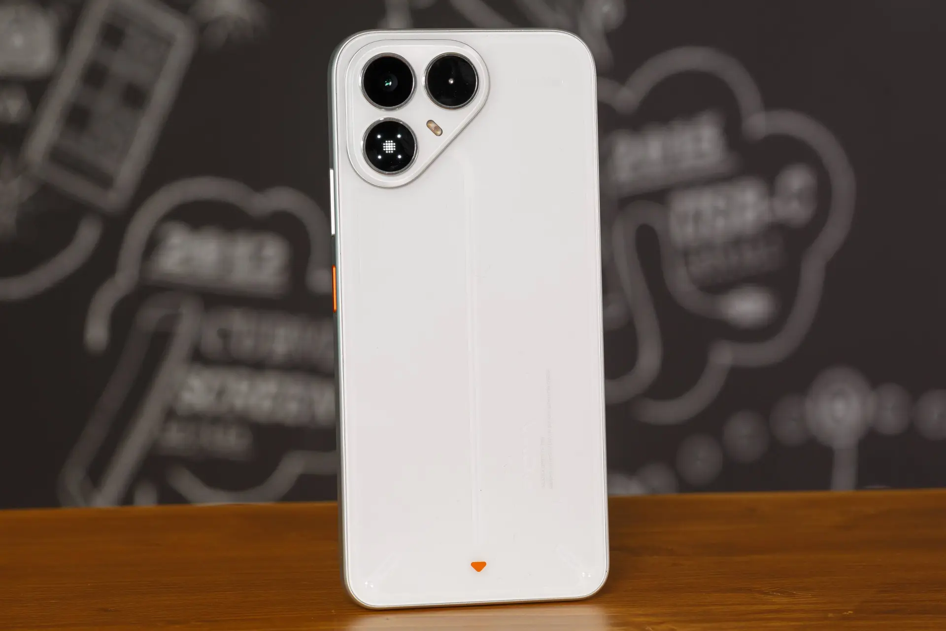 Đánh giá Tecno Pova 8: Phong cách tương lai ấn tượng cùng viên pin khủng liệu có đủ sức chen chân trong phân khúc tầm trung?
