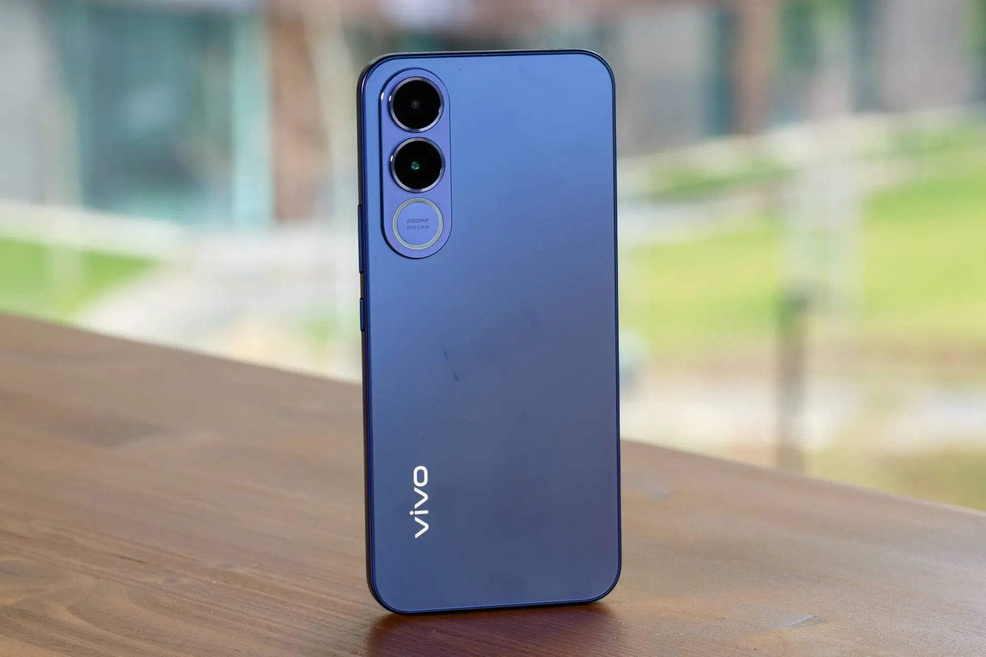 Đánh giá vivo V70 FE: Thiết kế chắc chắn, pin 7.000 mAh và màn hình đẹp có đáng đánh đổi bằng hiệu năng?