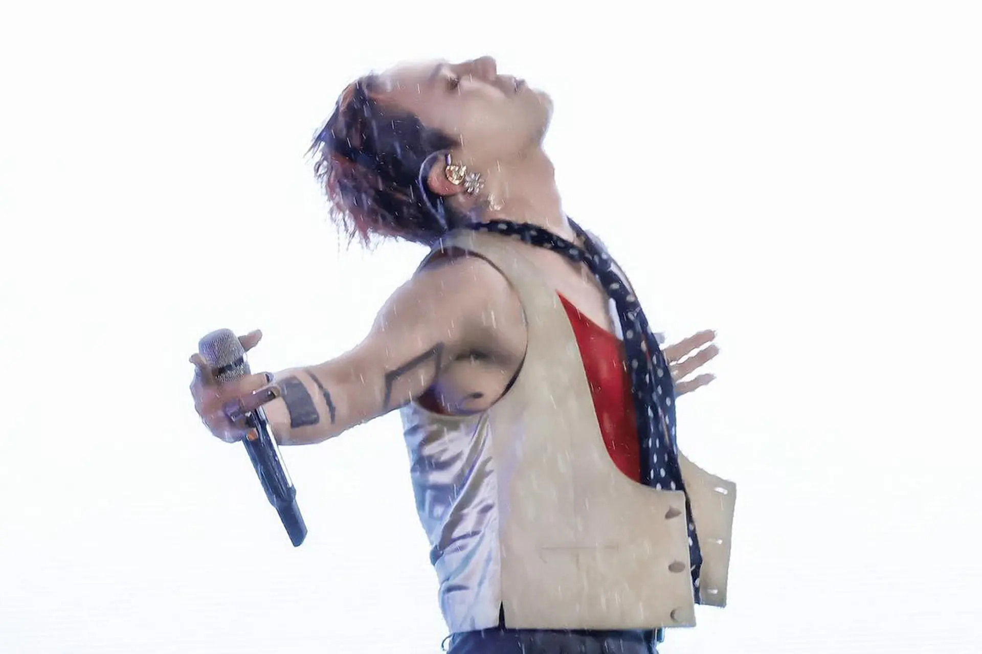Trải nghiệm đu Concert K-Star Spark, hết mình dưới mưa với G-Dragon cùng Galaxy S25 Ultra