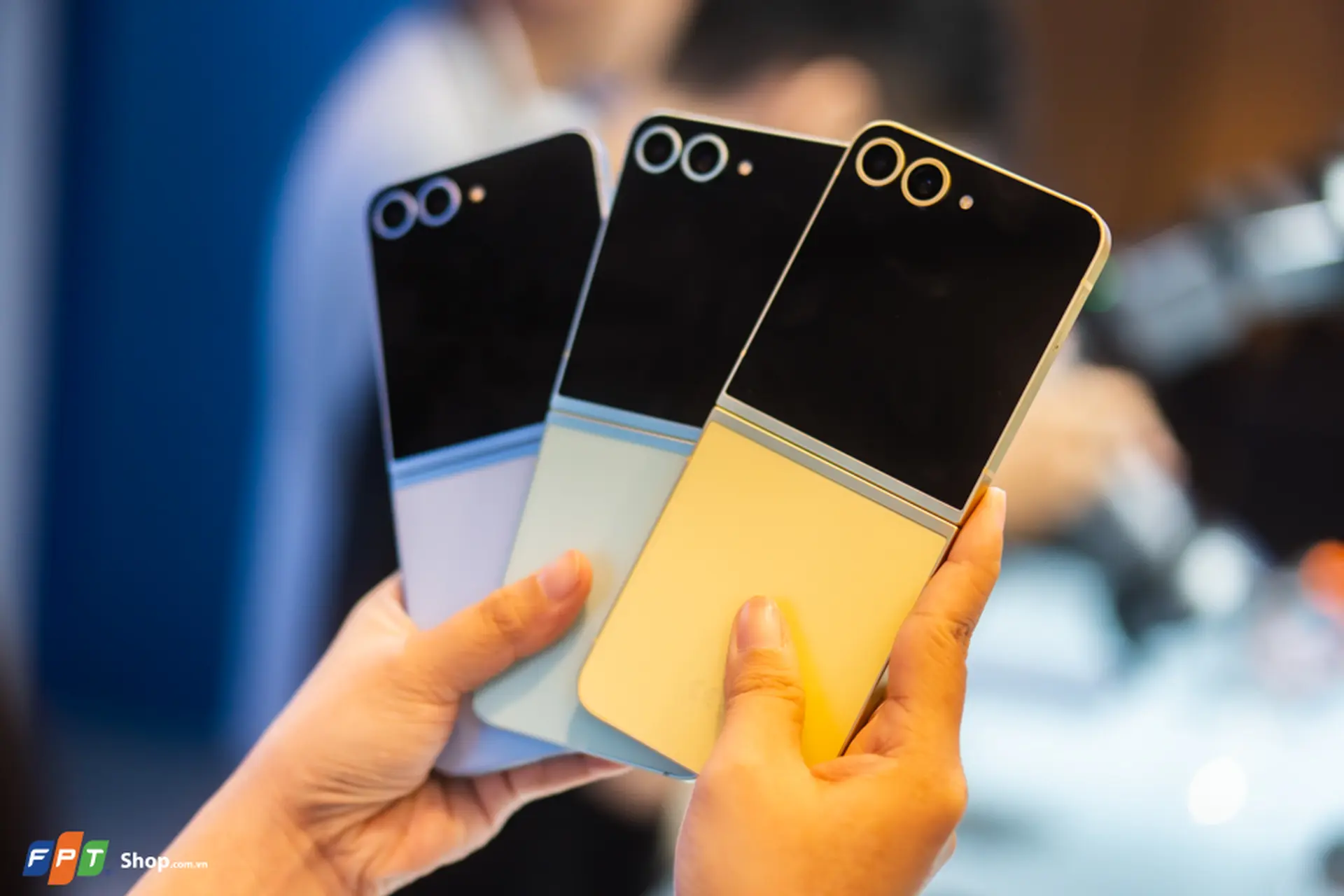 Trên tay Samsung Galaxy Z Flip6 tại Việt Nam: AI vượt trội dành cho smartphone gập, camera 50MP, pin nâng cấp