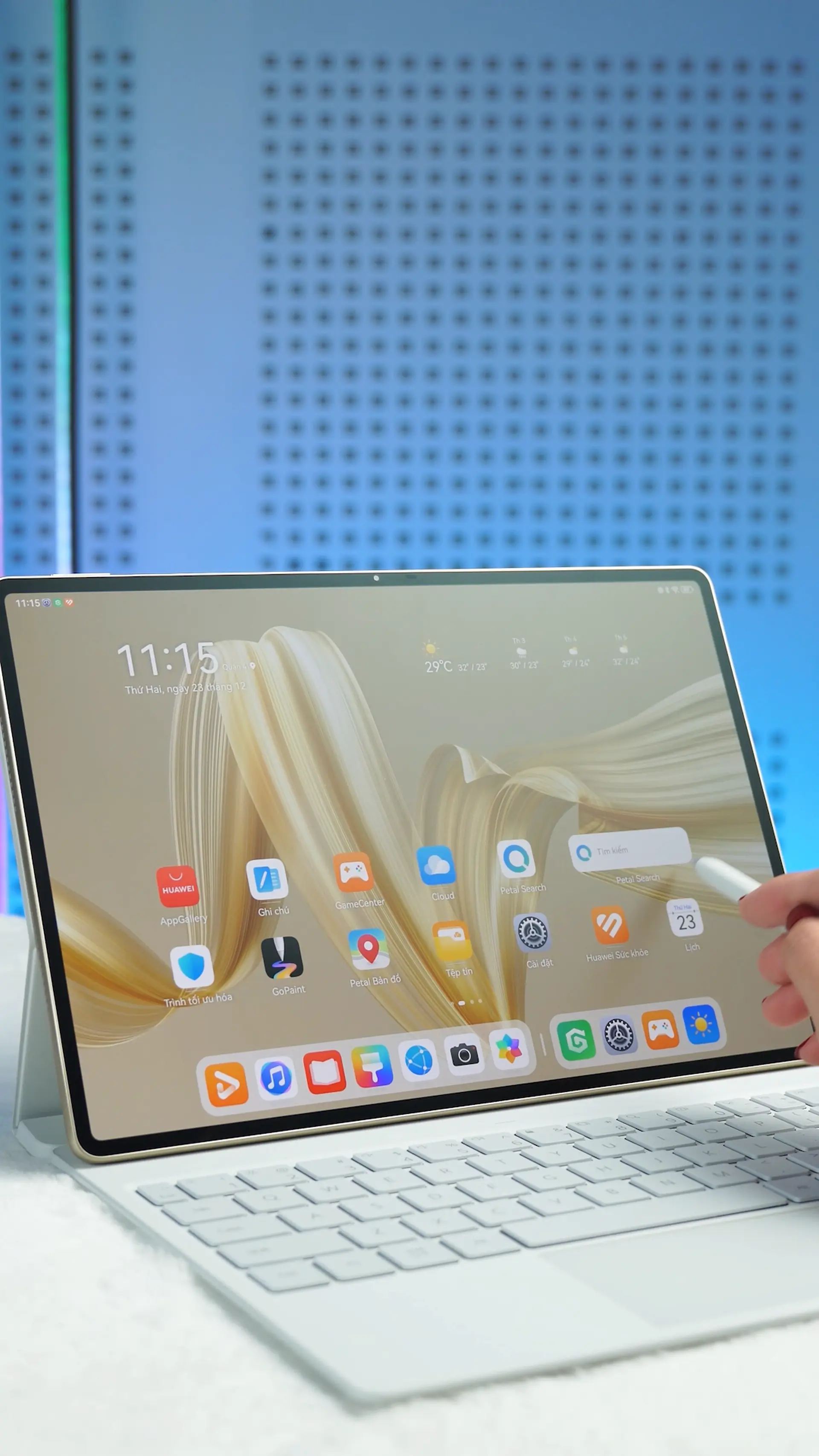 Rì viu HUAWEI MatePad Pro 12.2" - Tự tin cân tốt đa tác vụ như Laptop luôn nha!!!